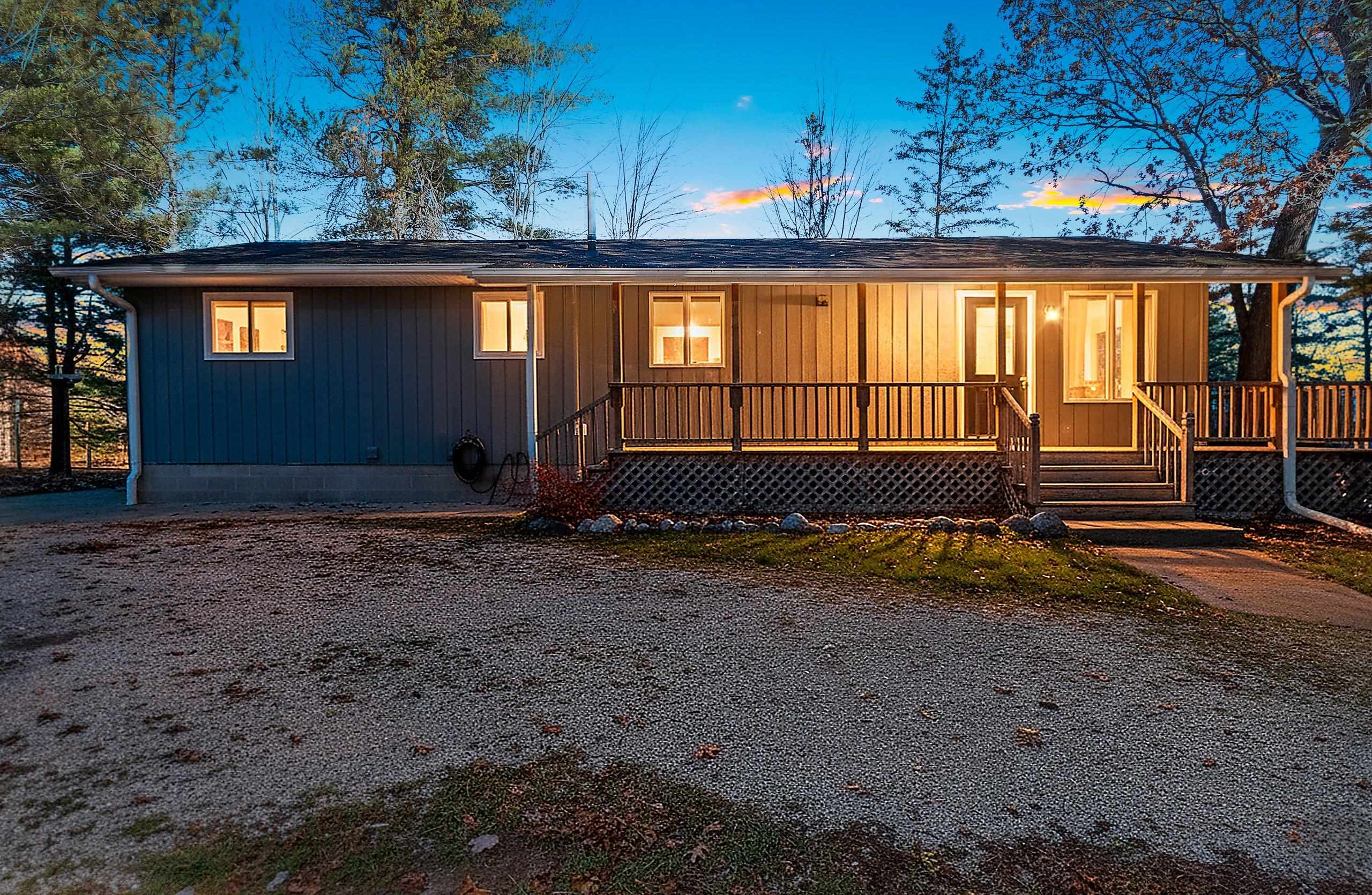 Shawano, Wisconsin 54166, United States, 3 Bedrooms Bedrooms, ,1 BathroomBathrooms,Residential,Active,238397