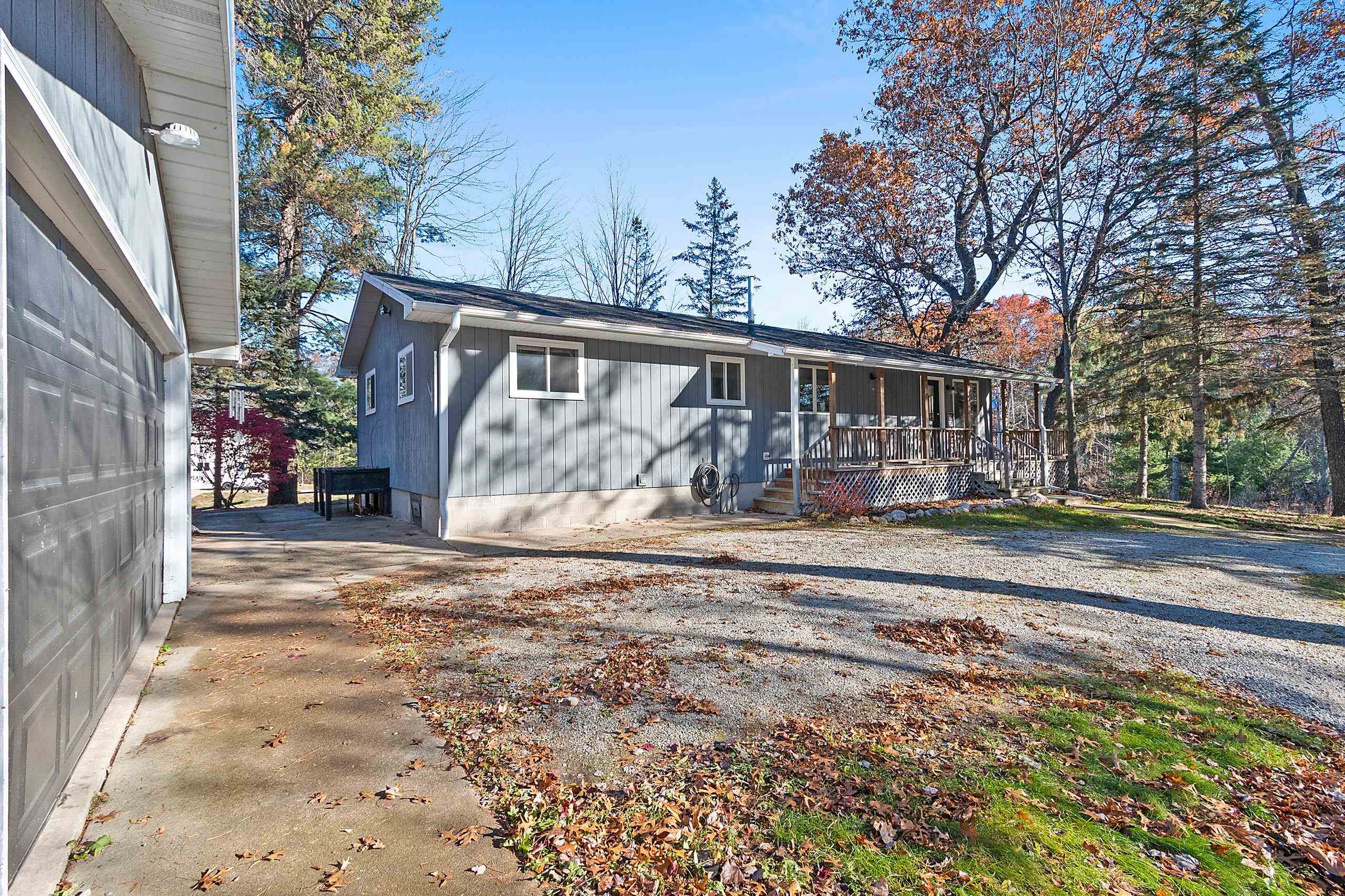 Shawano, Wisconsin 54166, United States, 3 Bedrooms Bedrooms, ,1 BathroomBathrooms,Residential,Active,238397