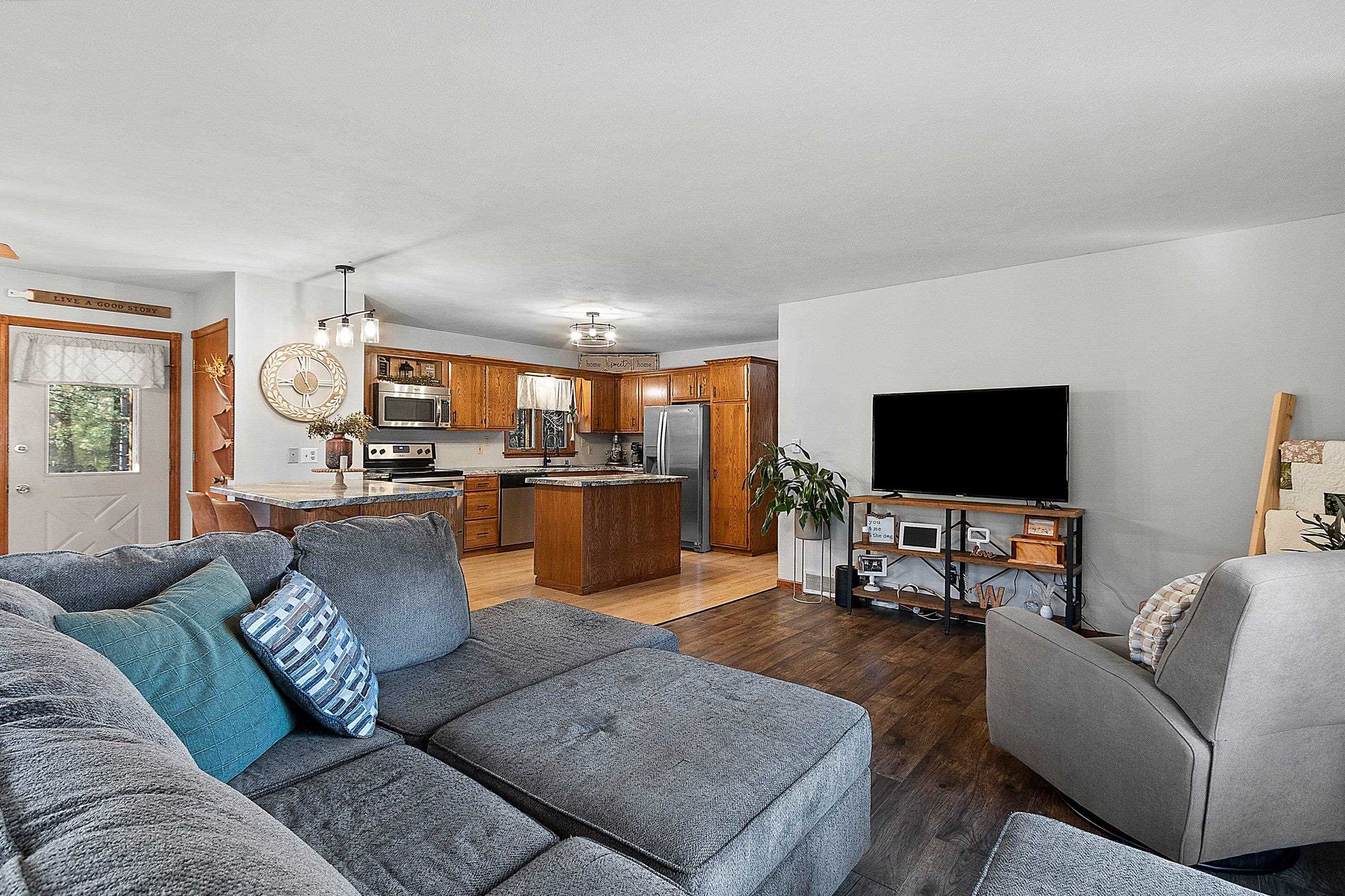 Shawano, Wisconsin 54166, United States, 3 Bedrooms Bedrooms, ,1 BathroomBathrooms,Residential,Active,238397