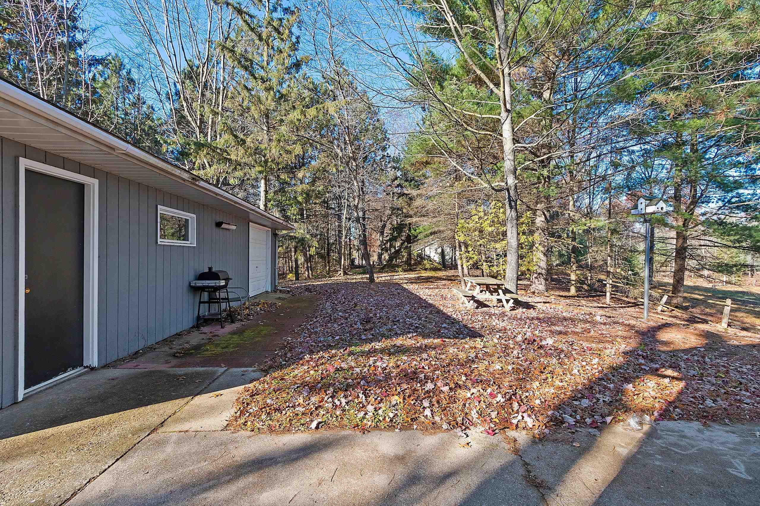 Shawano, Wisconsin 54166, United States, 3 Bedrooms Bedrooms, ,1 BathroomBathrooms,Residential,Active,238397