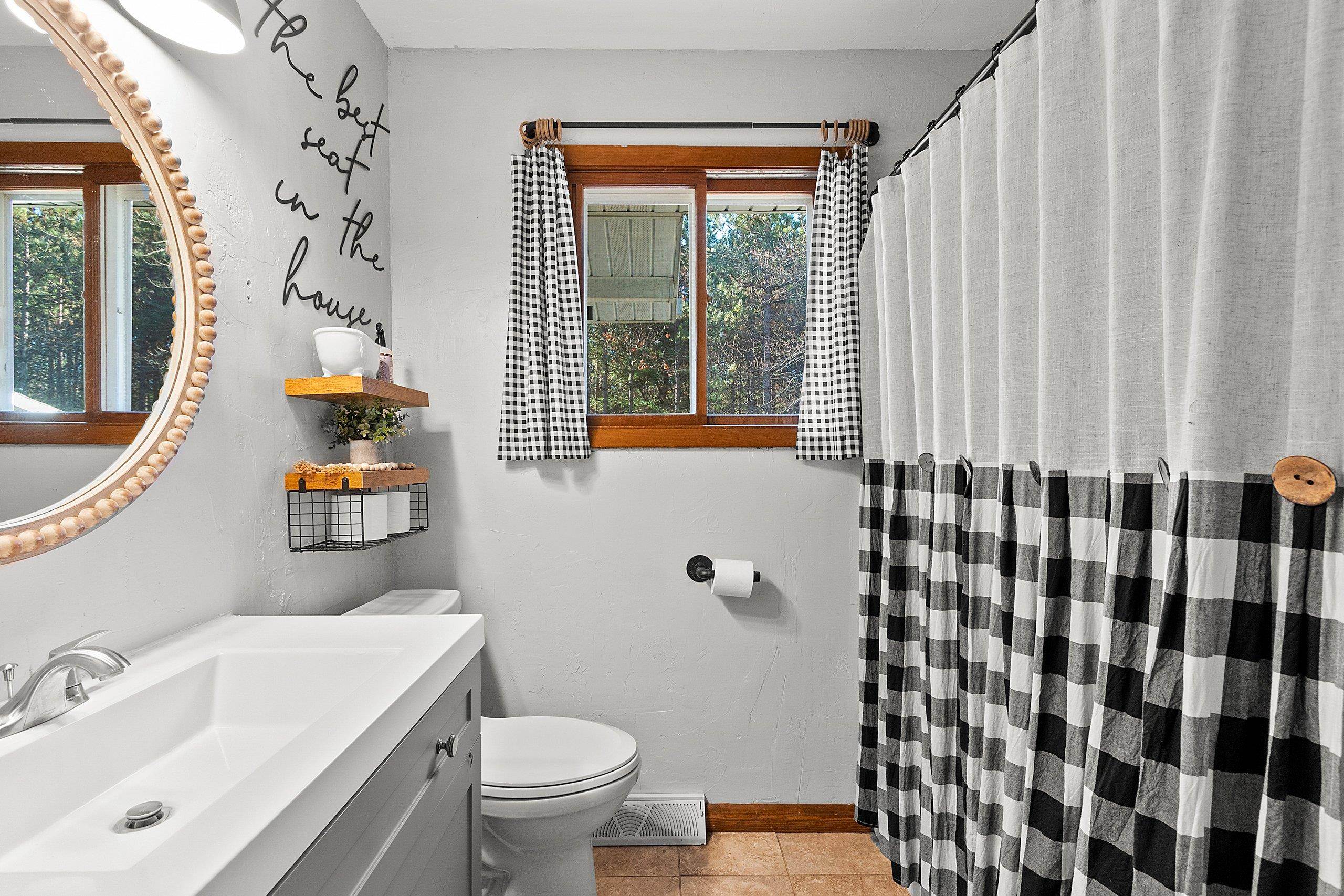 Shawano, Wisconsin 54166, United States, 3 Bedrooms Bedrooms, ,1 BathroomBathrooms,Residential,Active,238397