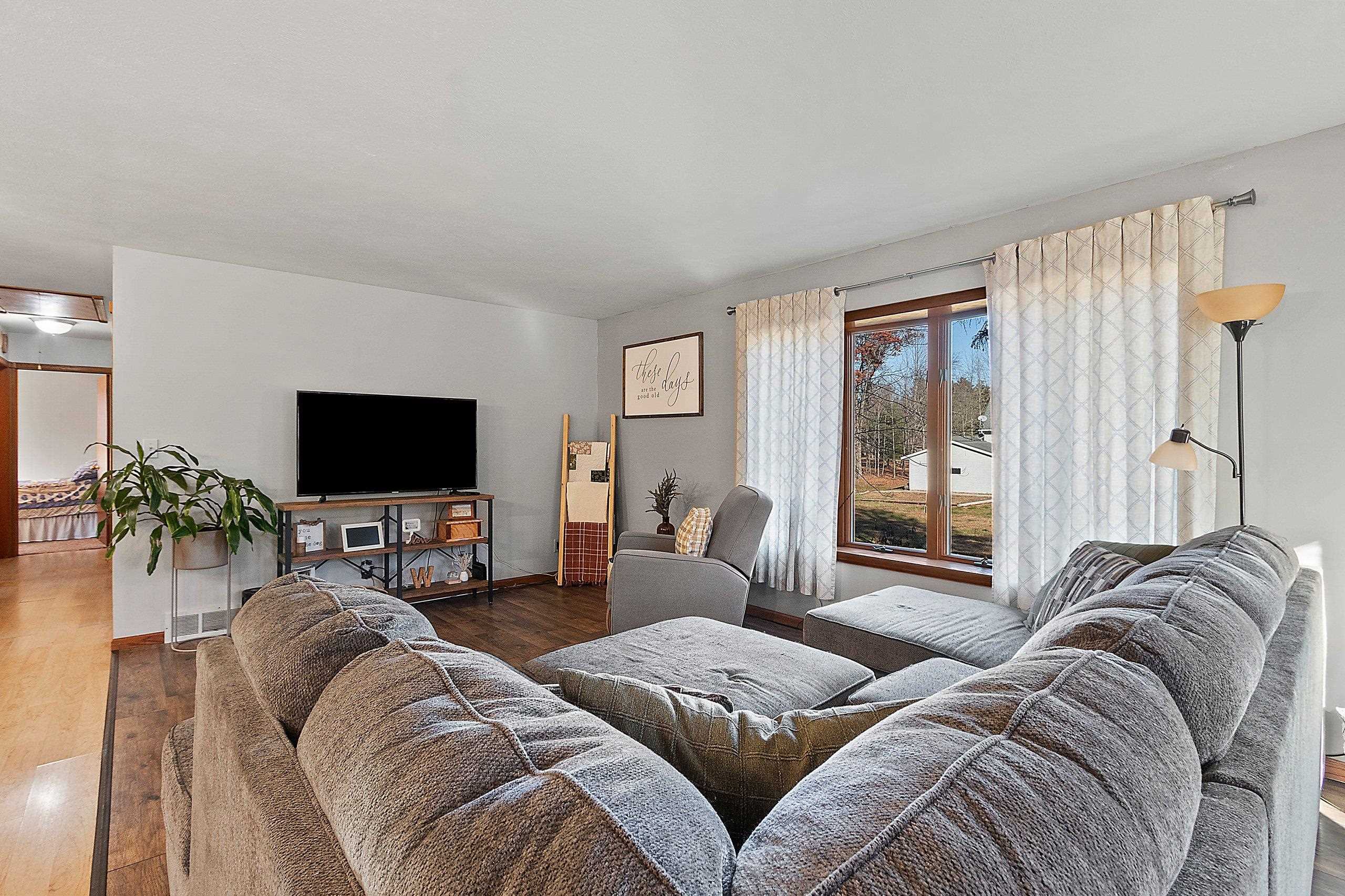 Shawano, Wisconsin 54166, United States, 3 Bedrooms Bedrooms, ,1 BathroomBathrooms,Residential,Active,238397