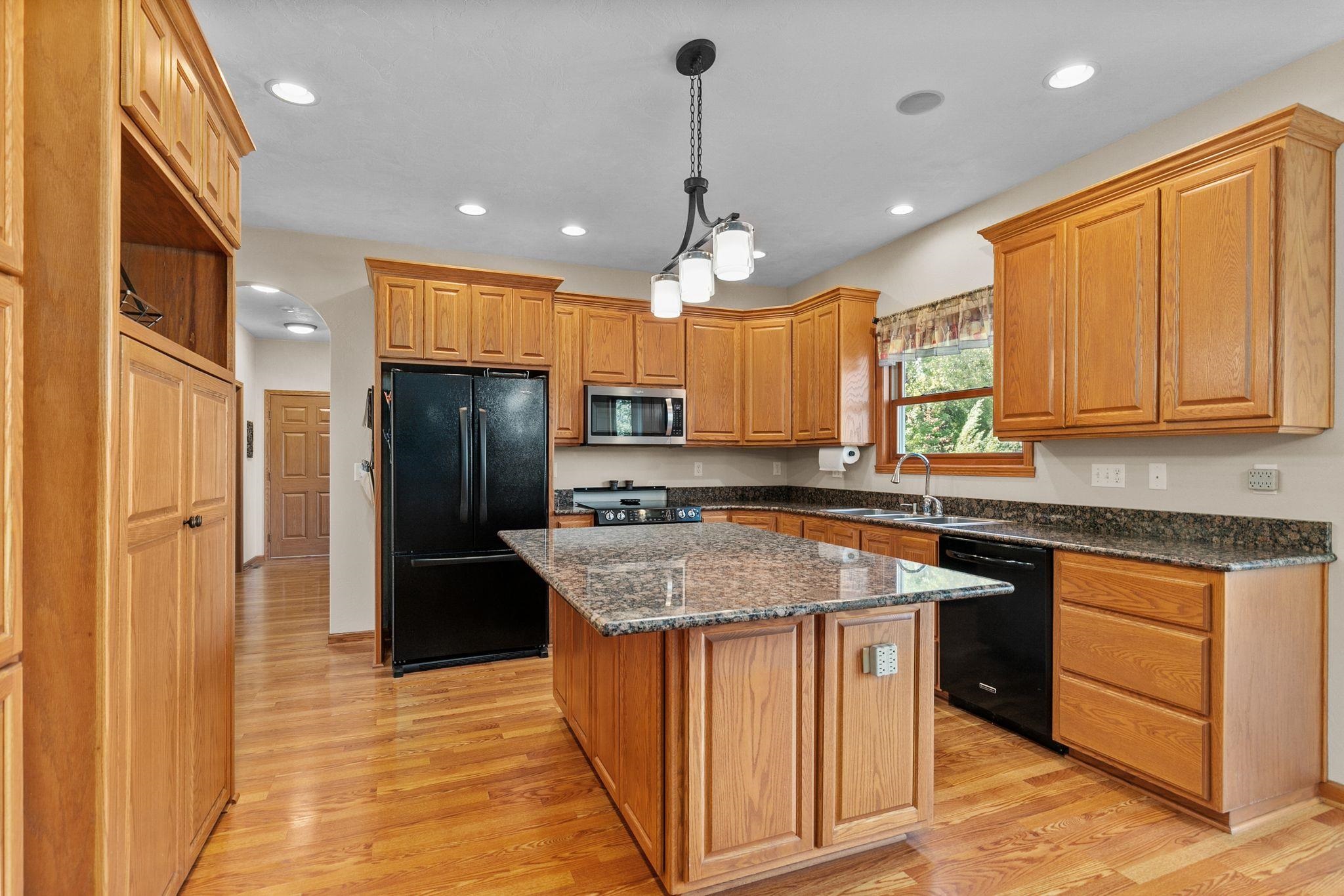 Sherwood, Wisconsin 54169, United States, 5 Bedrooms Bedrooms, ,5 BathroomsBathrooms,Residential,Active,209106