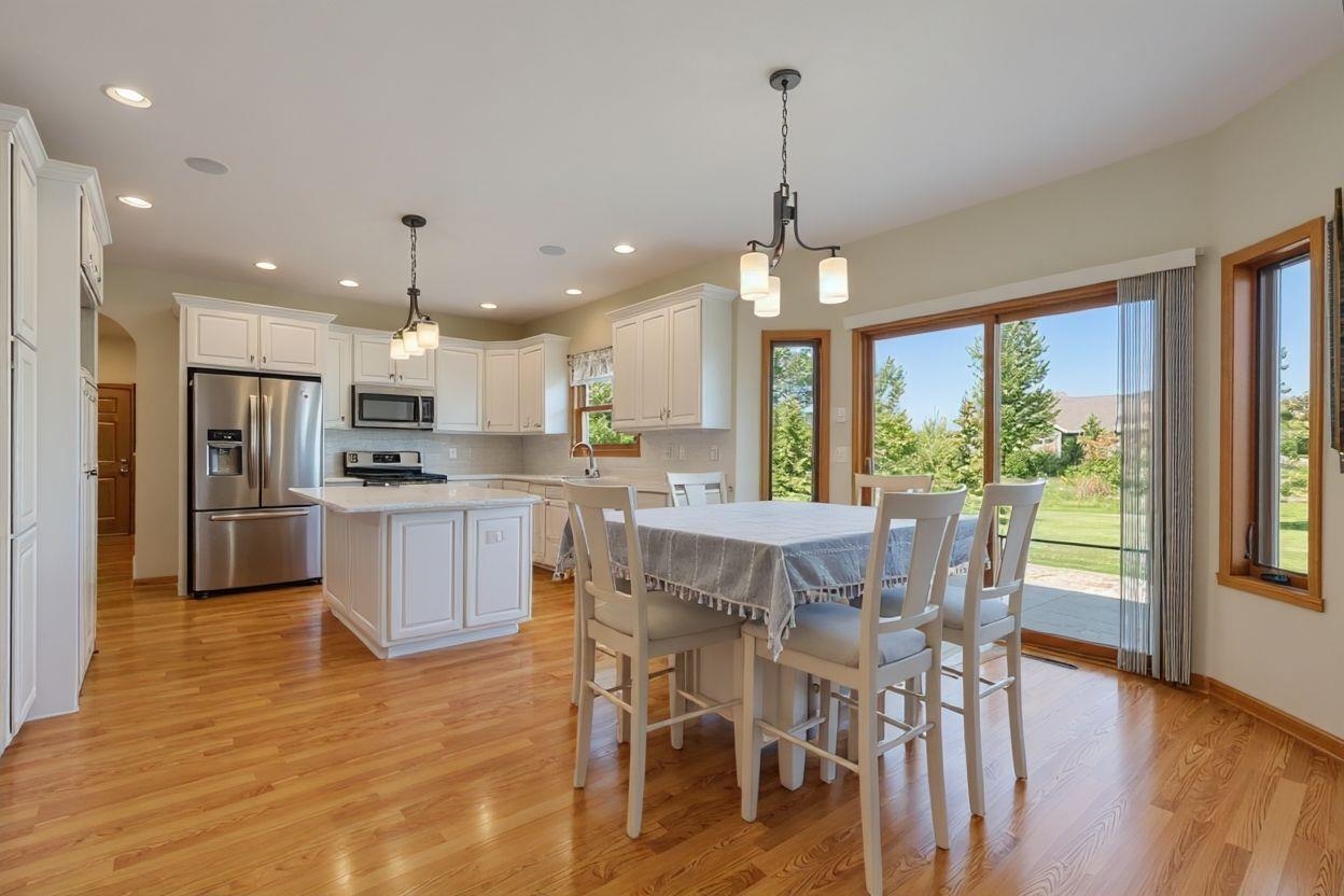 Sherwood, Wisconsin 54169, United States, 5 Bedrooms Bedrooms, ,5 BathroomsBathrooms,Residential,Active,209106