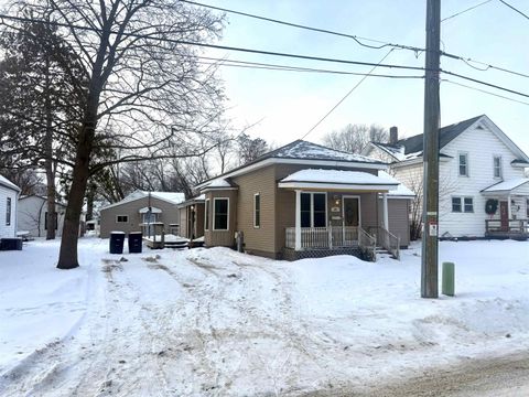 Photo of 205 S UNION Street, SHAWANO, WI 54166 (MLS # 50319583)