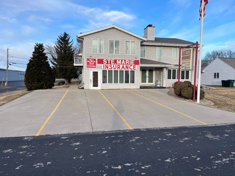 Photo of 1407 N LYNNDALE Drive, APPLETON, WI 54914 (MLS # 50322803)
