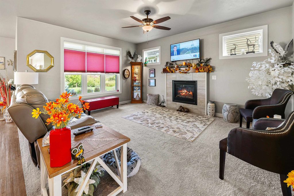 Photo of 1860 N MARGARET Street, APPLETON, WI 54913 (MLS # 50316111)