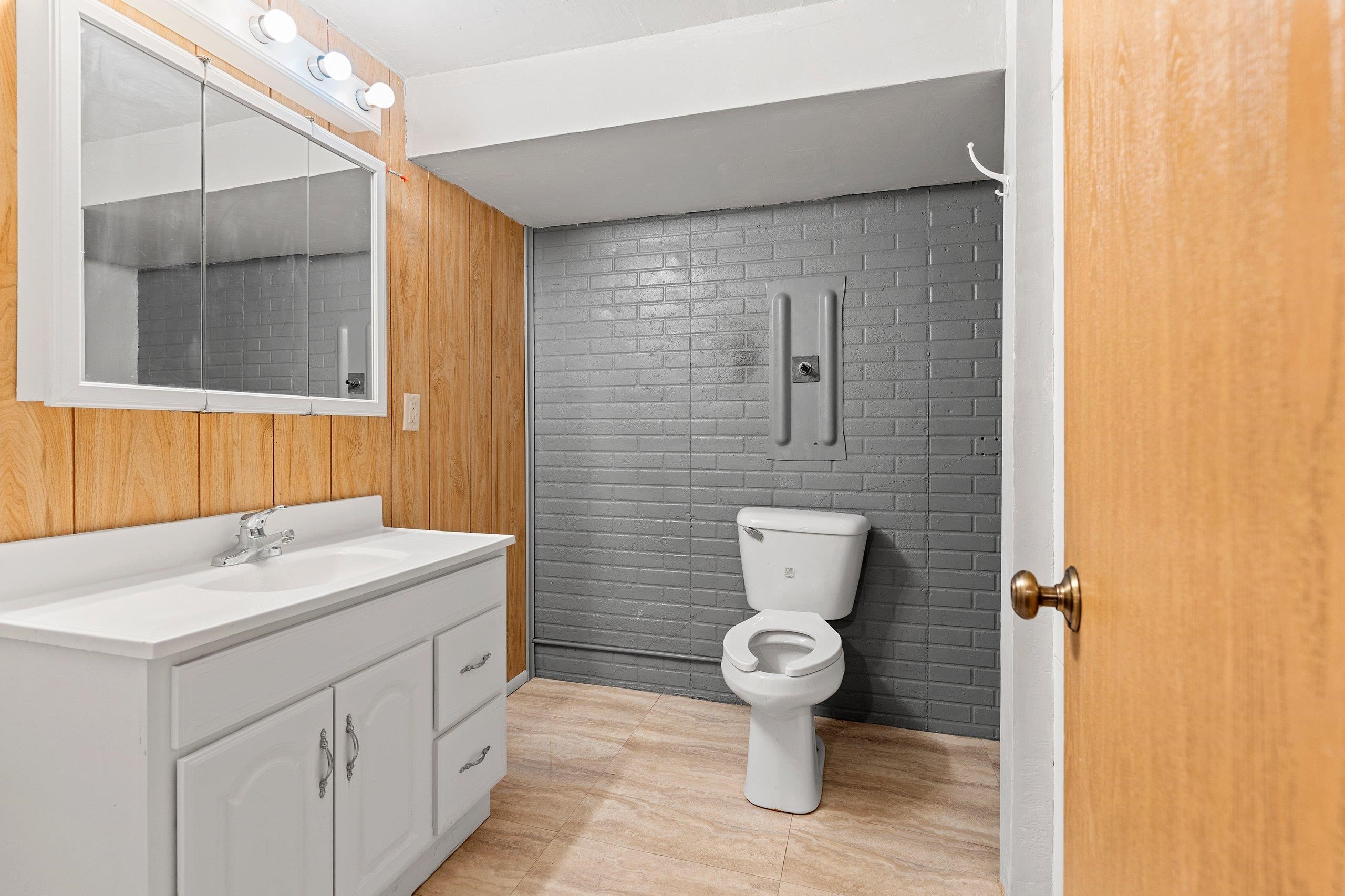 Menasha, Wisconsin 54952, United States, 3 Bedrooms Bedrooms, ,2 BathroomsBathrooms,Residential,Active,10441