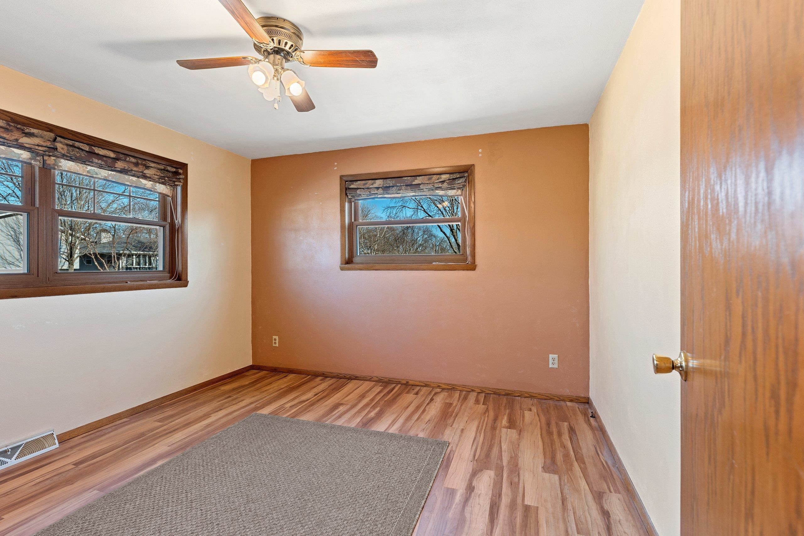 Menasha, Wisconsin 54952, United States, 3 Bedrooms Bedrooms, ,2 BathroomsBathrooms,Residential,Active,10441