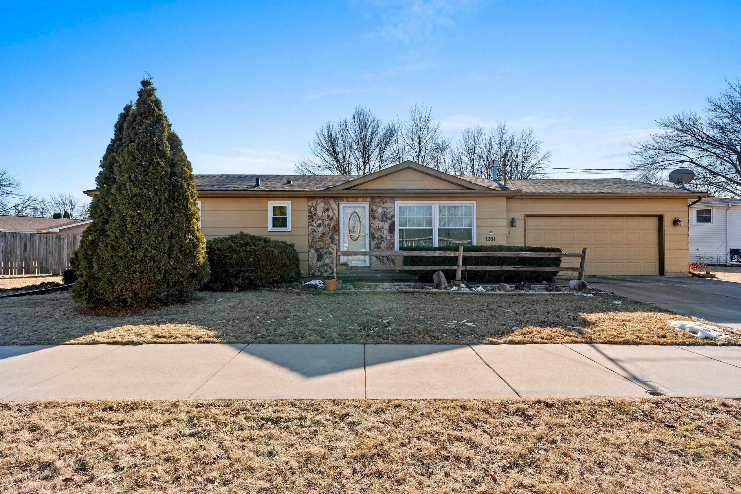 Menasha, Wisconsin 54952, United States, 3 Bedrooms Bedrooms, ,2 BathroomsBathrooms,Residential,Active,10441