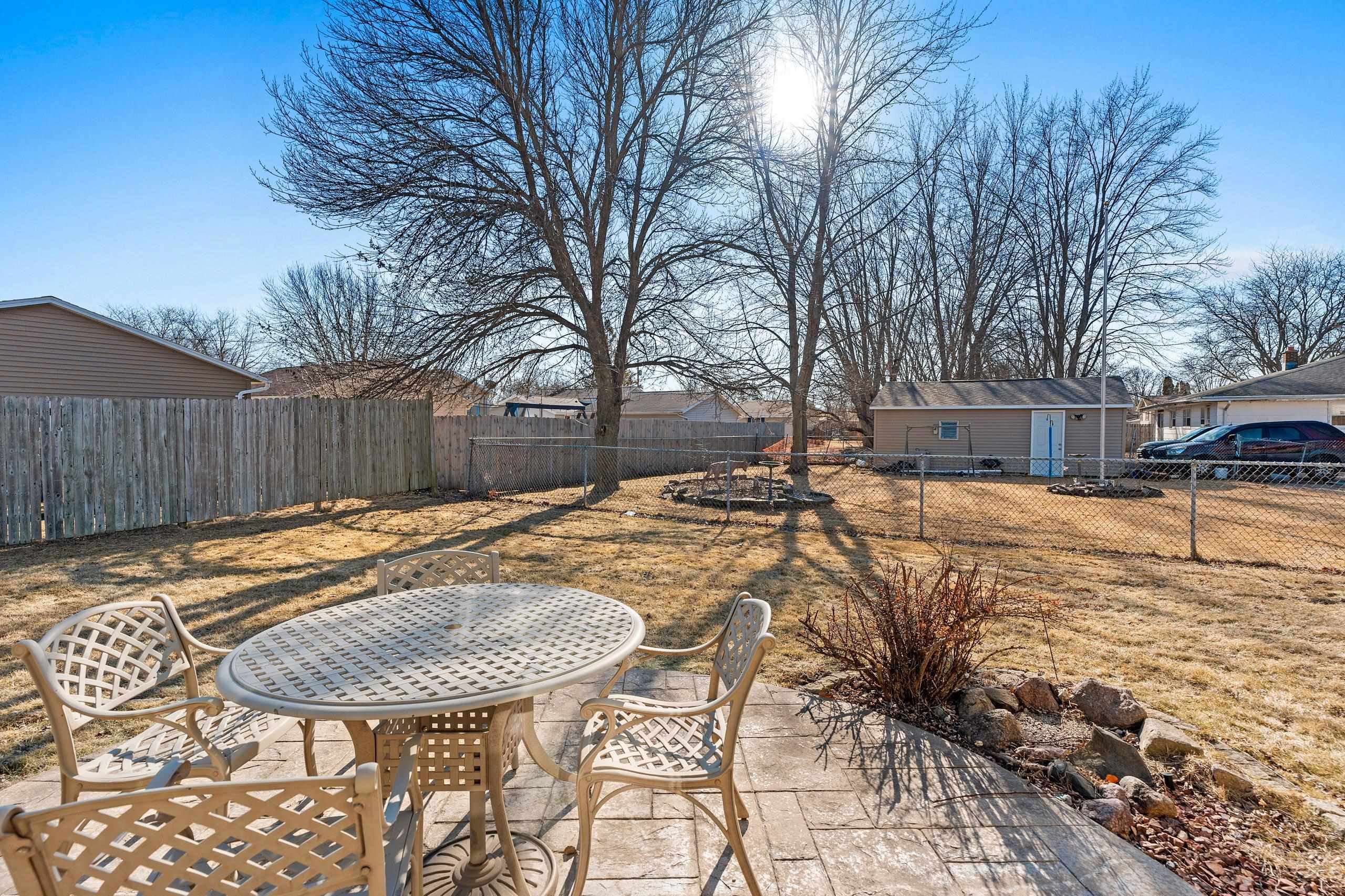 Menasha, Wisconsin 54952, United States, 3 Bedrooms Bedrooms, ,2 BathroomsBathrooms,Residential,Active,10441