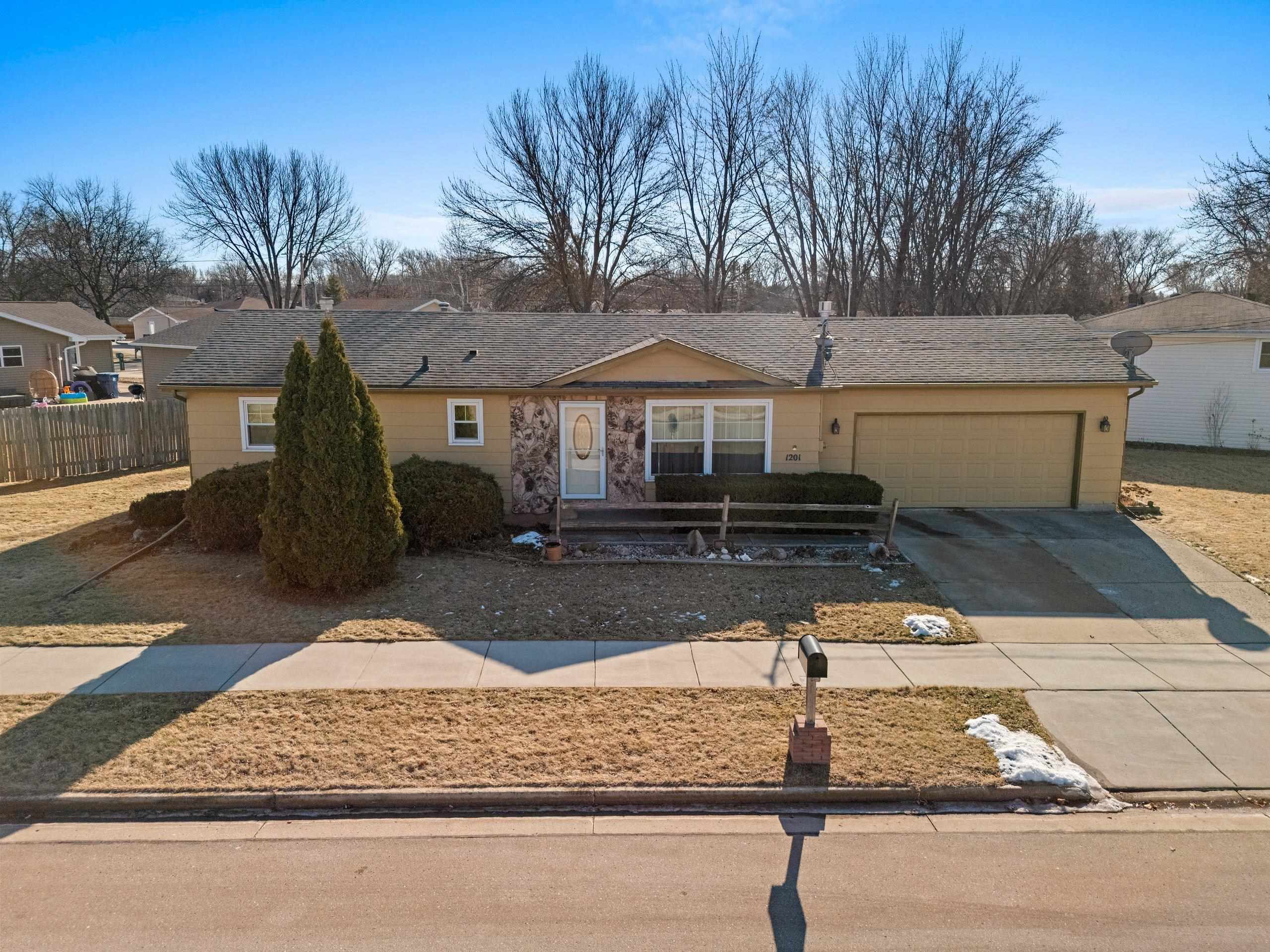 Menasha, Wisconsin 54952, United States, 3 Bedrooms Bedrooms, ,2 BathroomsBathrooms,Residential,Active,10441