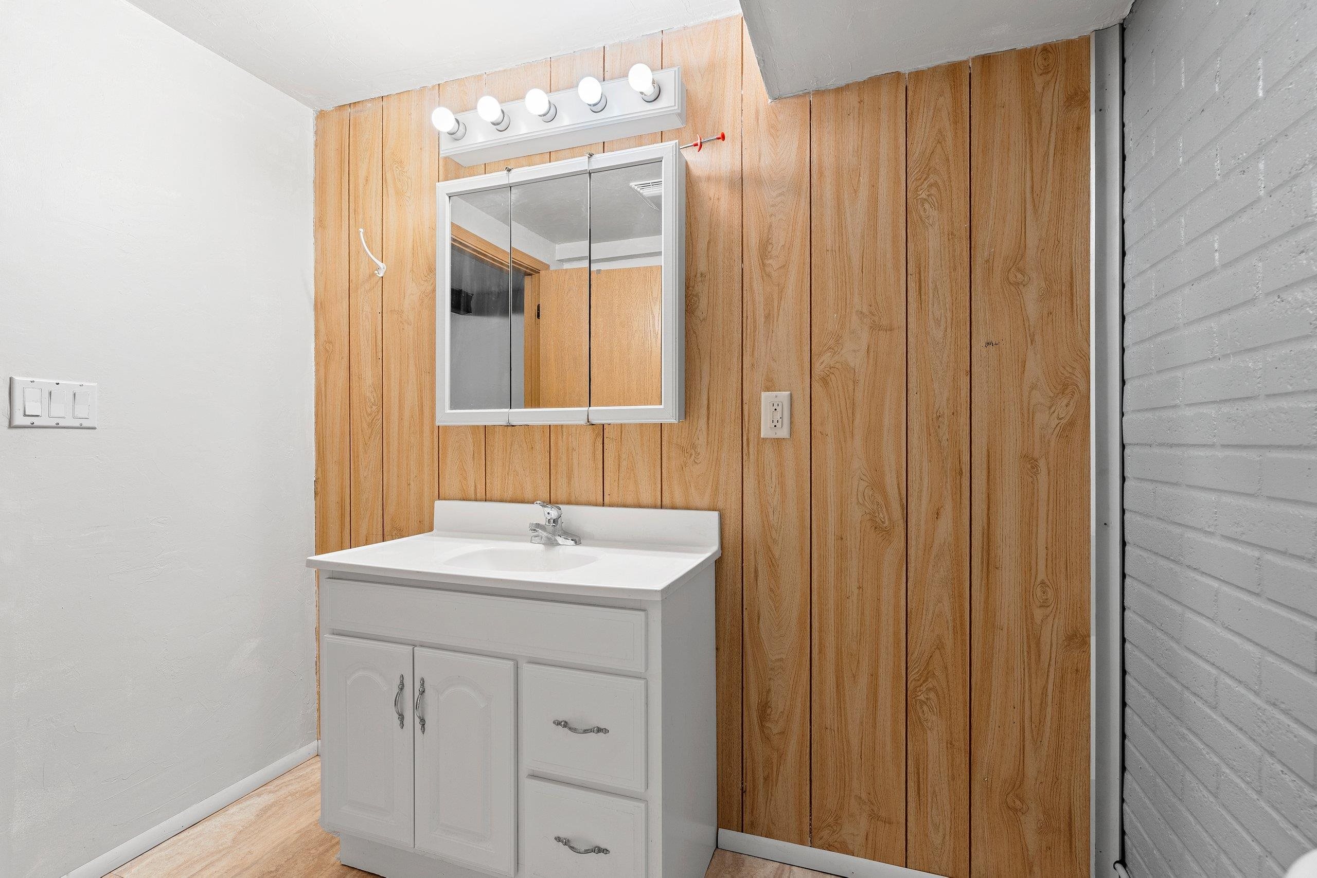 Menasha, Wisconsin 54952, United States, 3 Bedrooms Bedrooms, ,2 BathroomsBathrooms,Residential,Active,10441