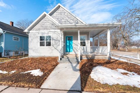 Photo of 900 S GREENWOOD Avenue, GREEN BAY, WI 54304 (MLS # 50321297)
