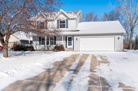 Photo of 2374 YOLANDA Circle, GREEN BAY, WI 54303 (MLS # 50320191)