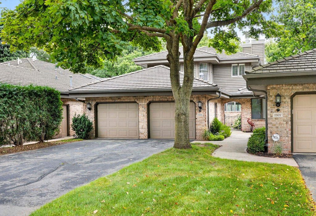 Photo of 2905 FOX RUN, APPLETON, WI 54914 (MLS # 50321780)