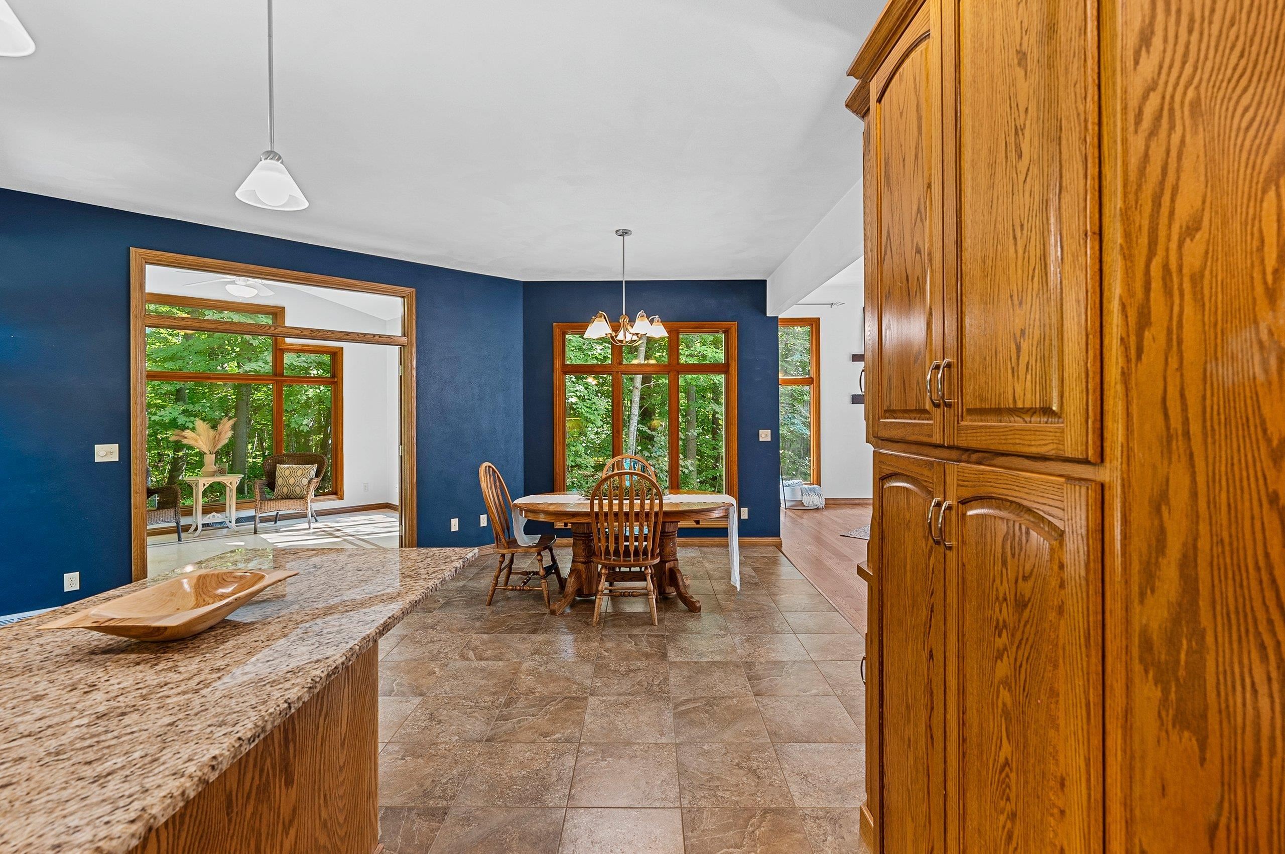 Appleton, Wisconsin 54913, United States, 3 Bedrooms Bedrooms, ,3 BathroomsBathrooms,Residential,Active,181860