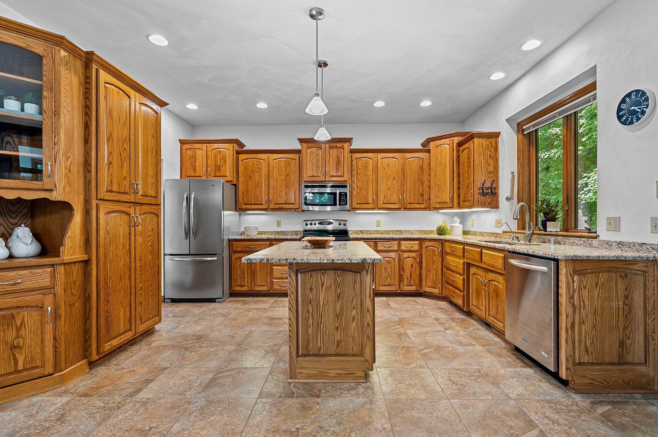 Appleton, Wisconsin 54913, United States, 3 Bedrooms Bedrooms, ,3 BathroomsBathrooms,Residential,Active,181860