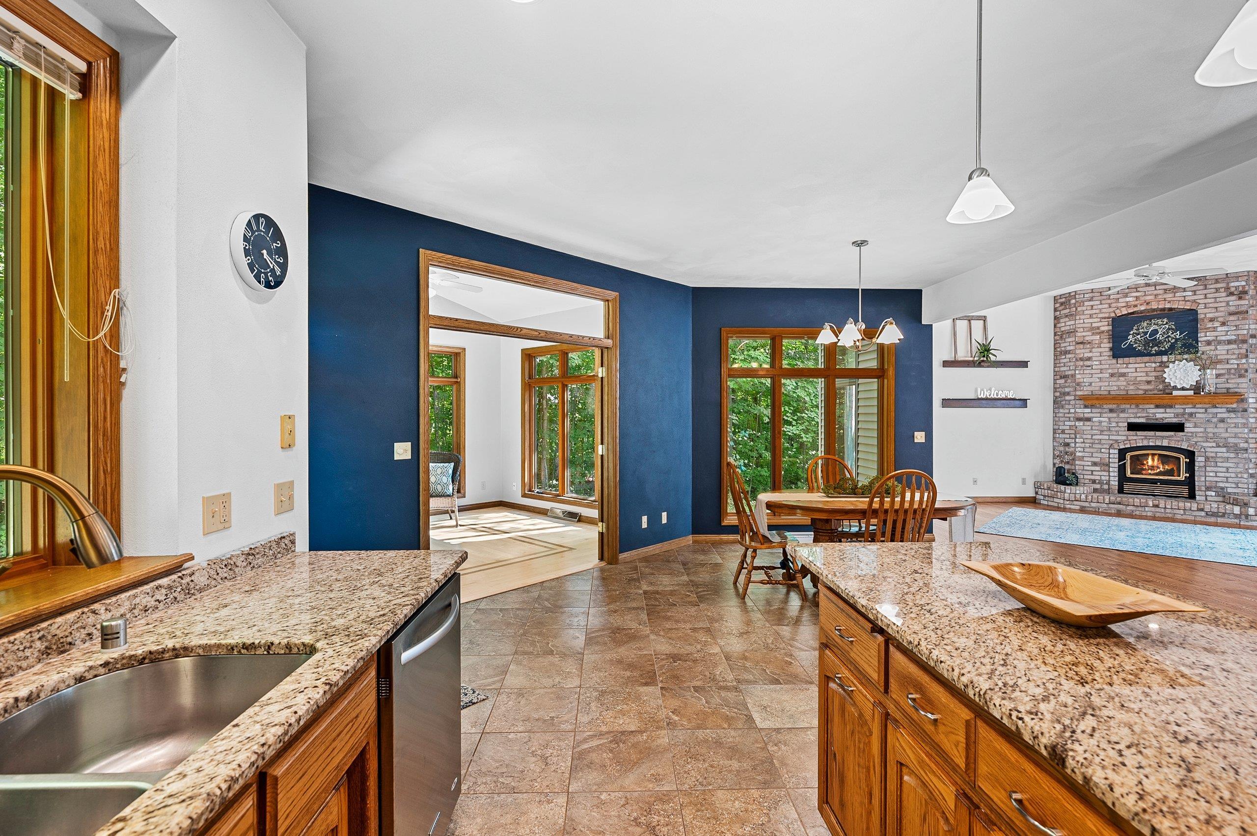 Appleton, Wisconsin 54913, United States, 3 Bedrooms Bedrooms, ,3 BathroomsBathrooms,Residential,Active,181860