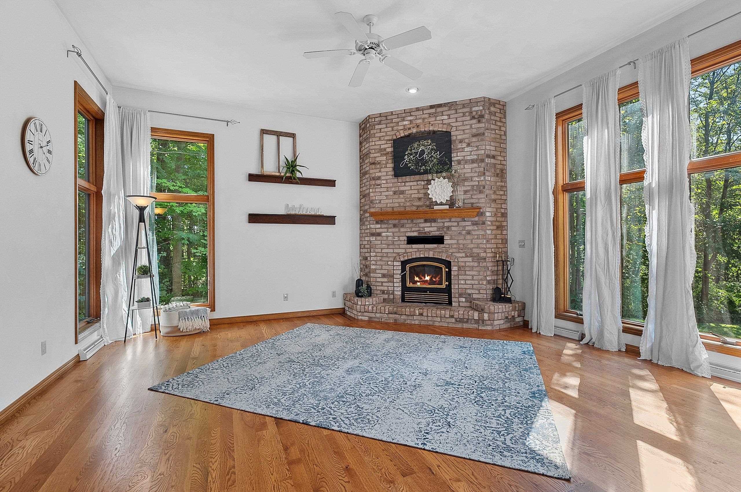 Appleton, Wisconsin 54913, United States, 3 Bedrooms Bedrooms, ,3 BathroomsBathrooms,Residential,Active,181860