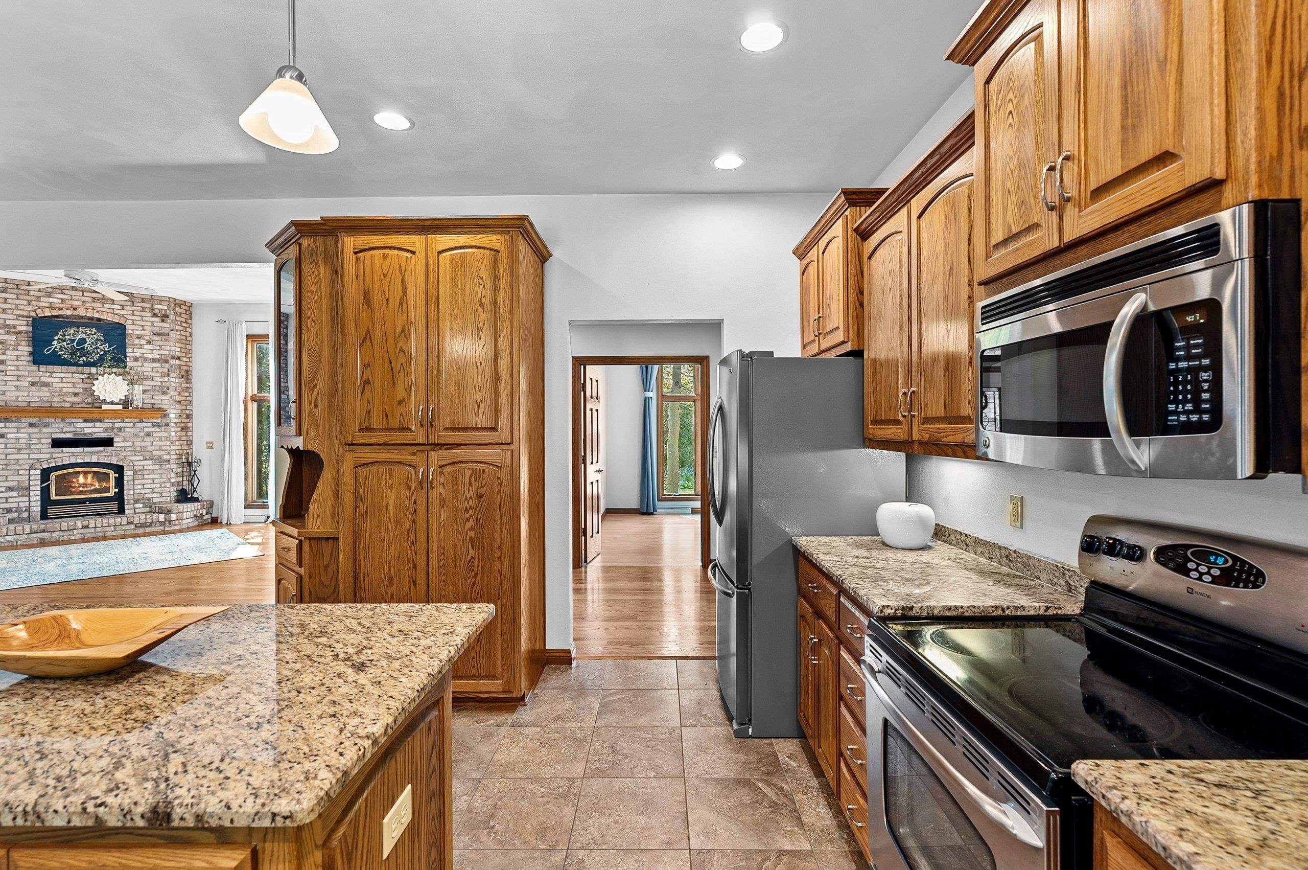 Appleton, Wisconsin 54913, United States, 3 Bedrooms Bedrooms, ,3 BathroomsBathrooms,Residential,Active,181860