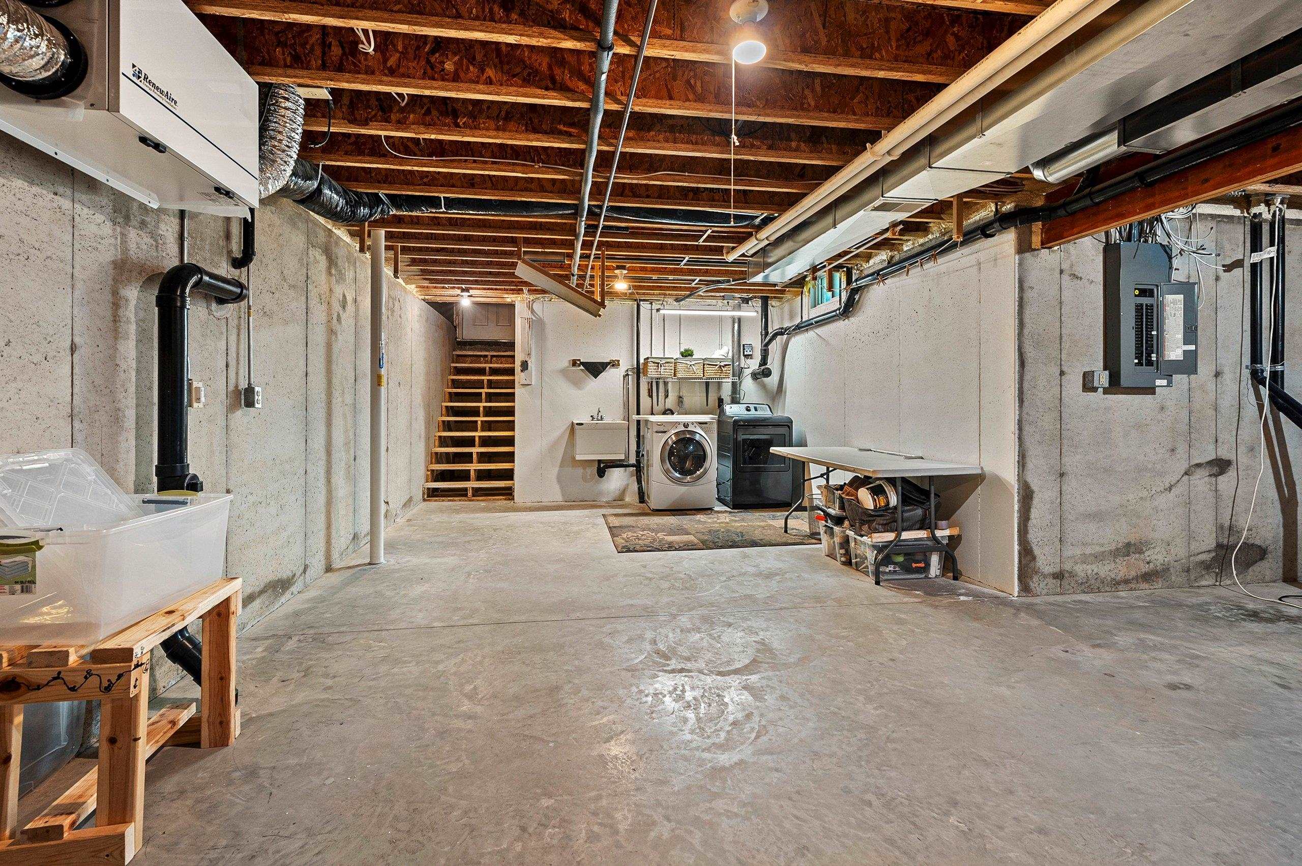 Appleton, Wisconsin 54913, United States, 3 Bedrooms Bedrooms, ,3 BathroomsBathrooms,Residential,Active,181860