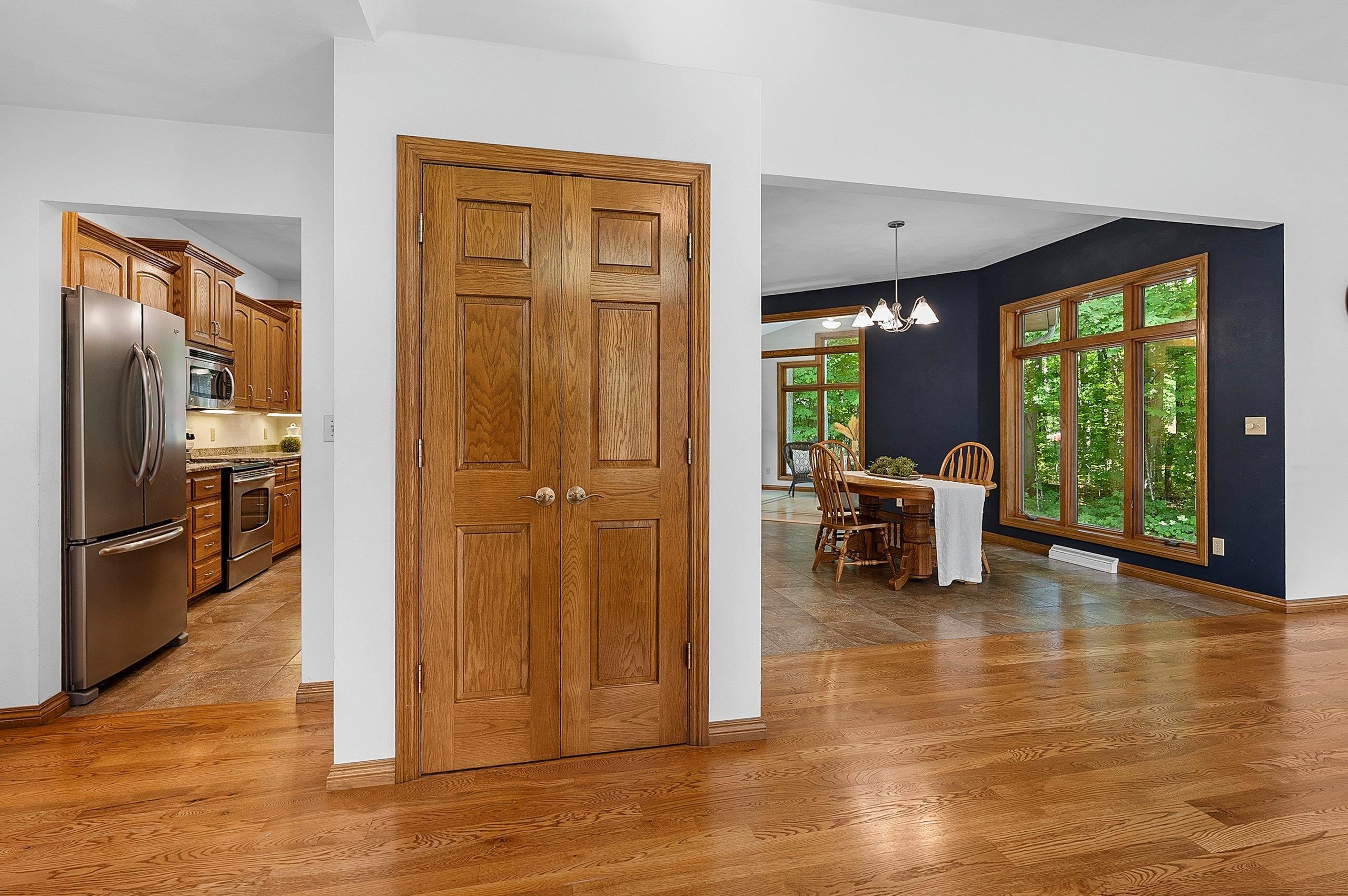 Appleton, Wisconsin 54913, United States, 3 Bedrooms Bedrooms, ,3 BathroomsBathrooms,Residential,Active,181860