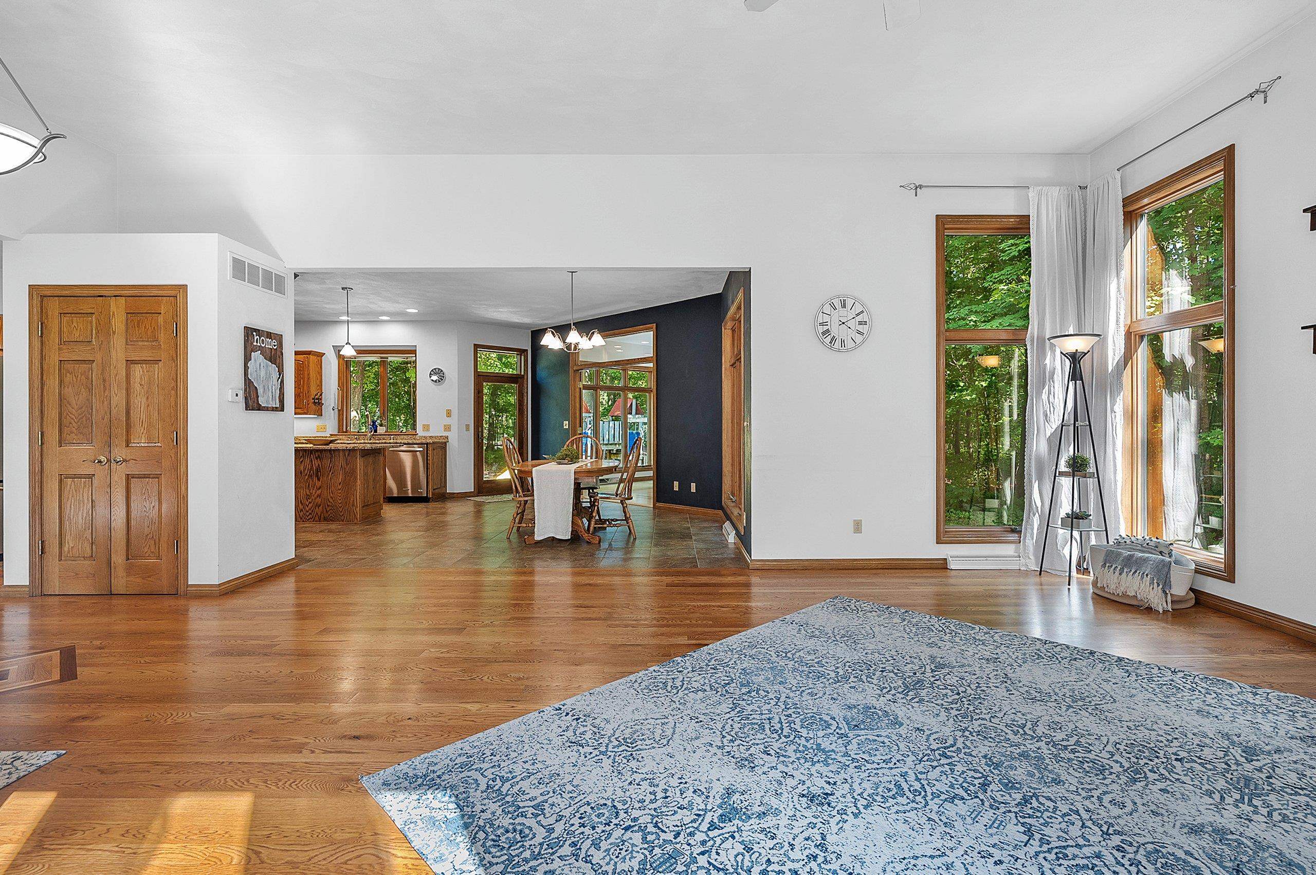 Appleton, Wisconsin 54913, United States, 3 Bedrooms Bedrooms, ,3 BathroomsBathrooms,Residential,Active,181860