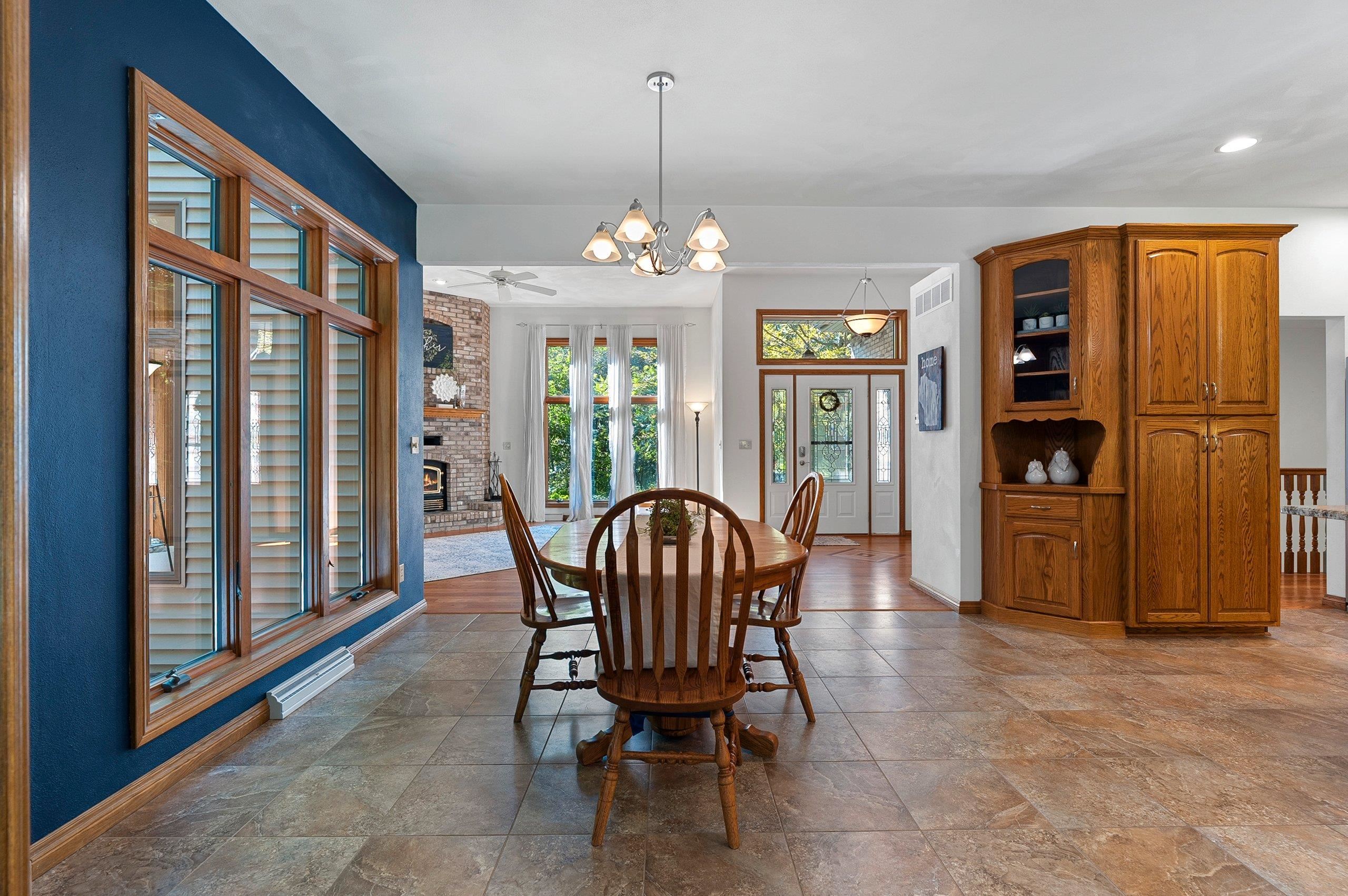 Appleton, Wisconsin 54913, United States, 3 Bedrooms Bedrooms, ,3 BathroomsBathrooms,Residential,Active,181860