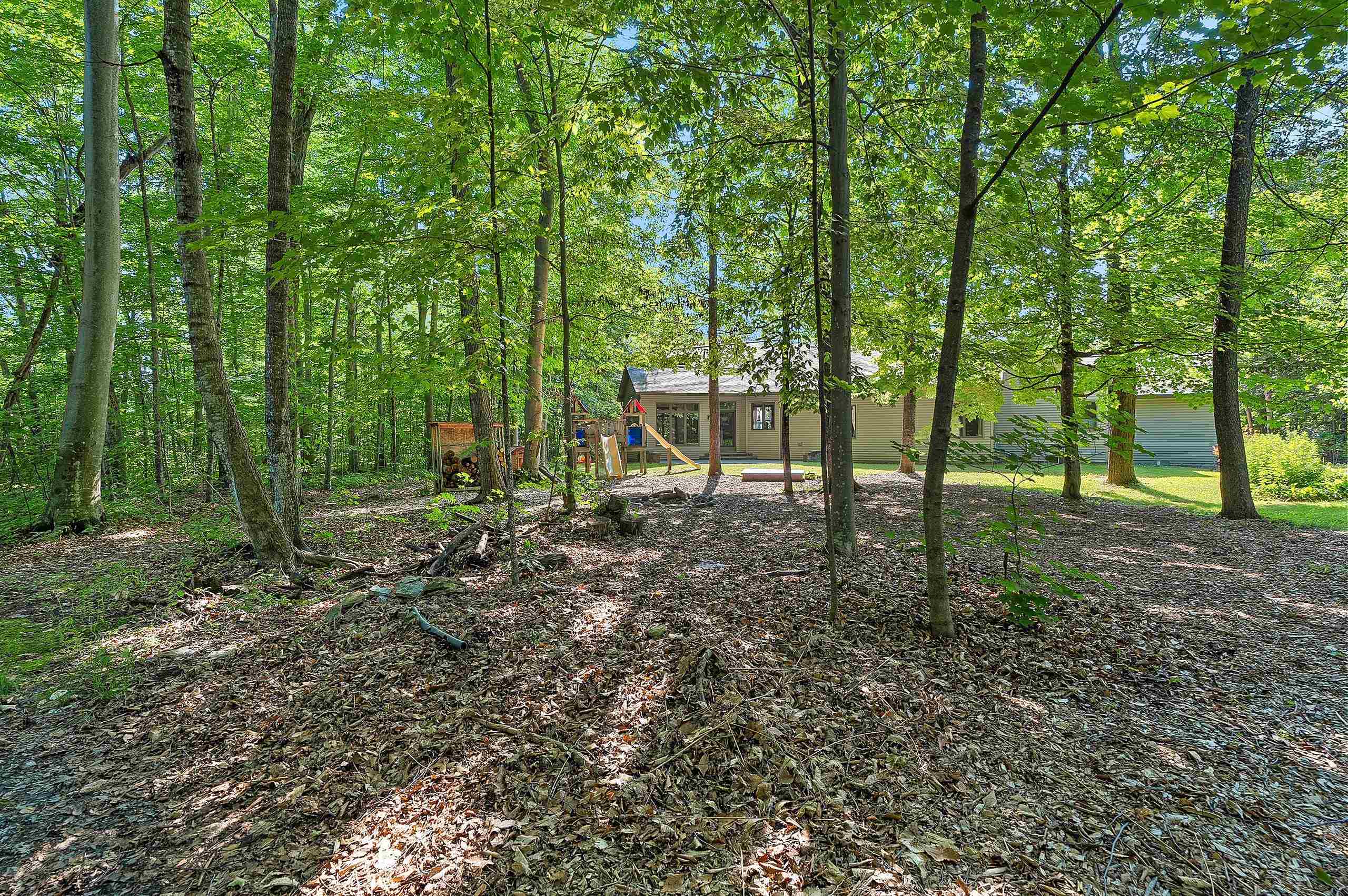 Appleton, Wisconsin 54913, United States, 3 Bedrooms Bedrooms, ,3 BathroomsBathrooms,Residential,Active,181860