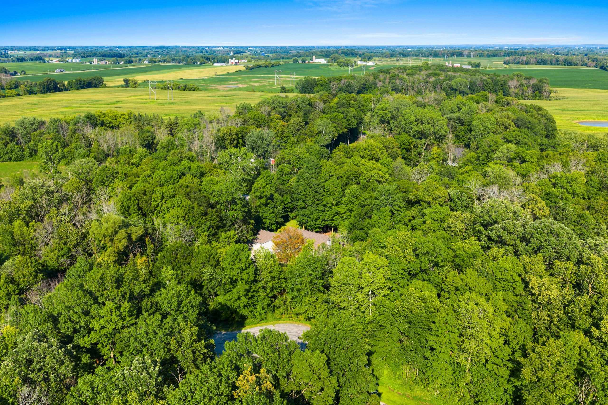 Appleton, Wisconsin 54913, United States, 3 Bedrooms Bedrooms, ,3 BathroomsBathrooms,Residential,Active,181860