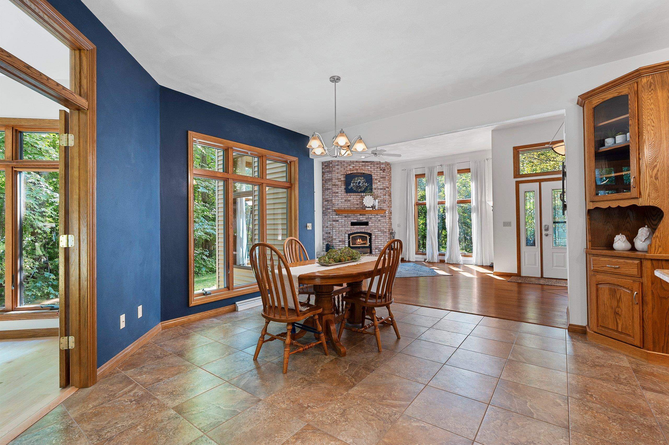 Appleton, Wisconsin 54913, United States, 3 Bedrooms Bedrooms, ,3 BathroomsBathrooms,Residential,Active,181860