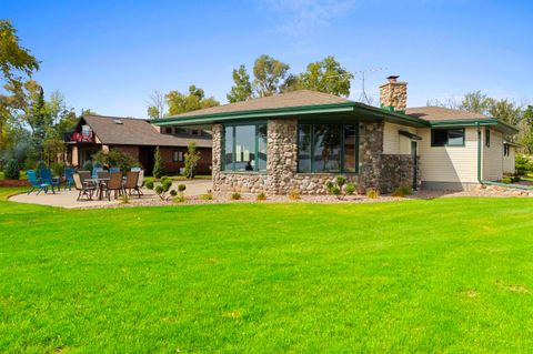 Photo of N8070 TIPPERARY Lane, CRIVITZ, WI 54114 (MLS # 50314331)