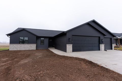 Photo of W5836 EDGEWOOD Drive, MENASHA, WI 54952 (MLS # 50318659)