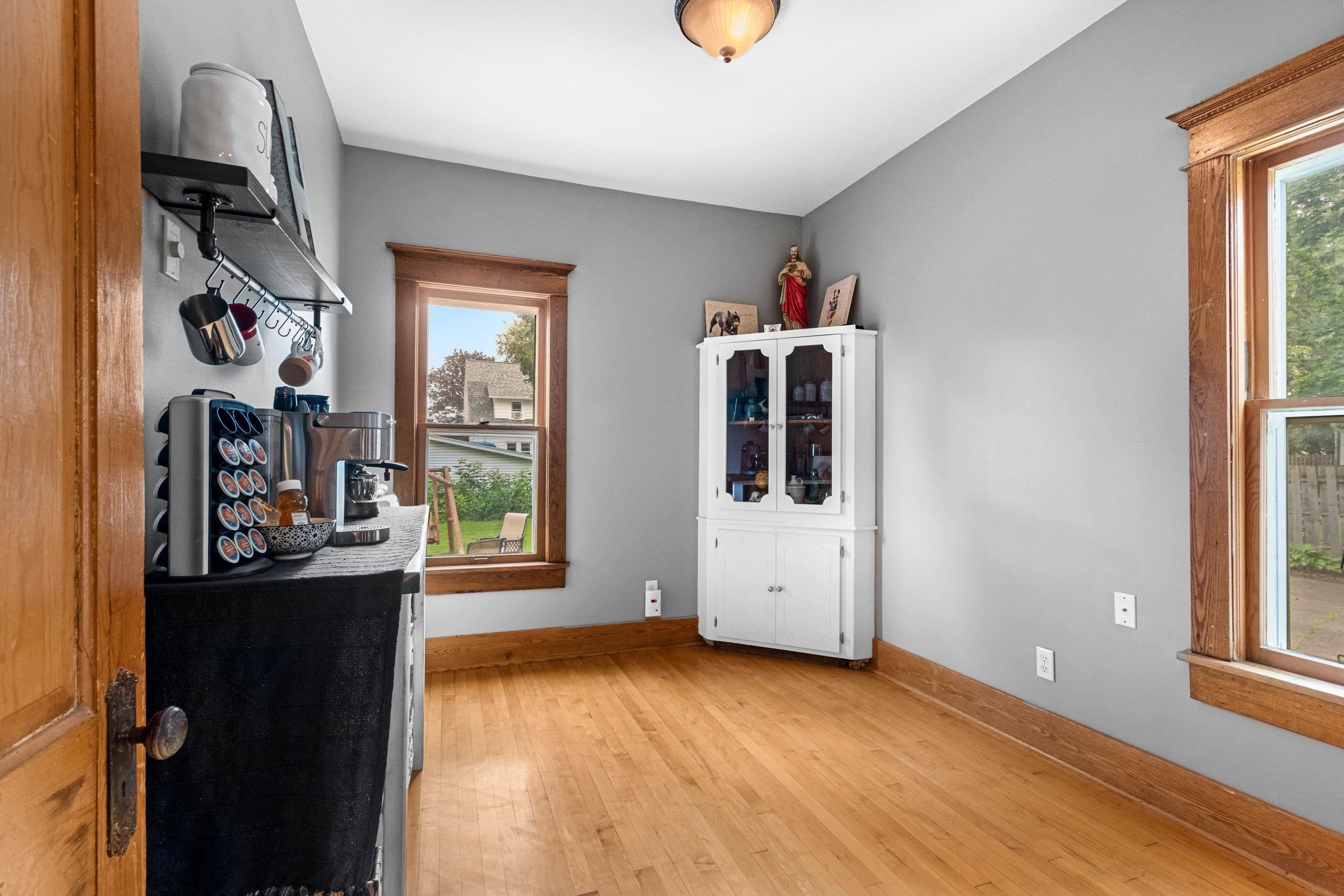 Shawano, Wisconsin 54166, United States, 6 Bedrooms Bedrooms, ,3 BathroomsBathrooms,Residential,Active,169515