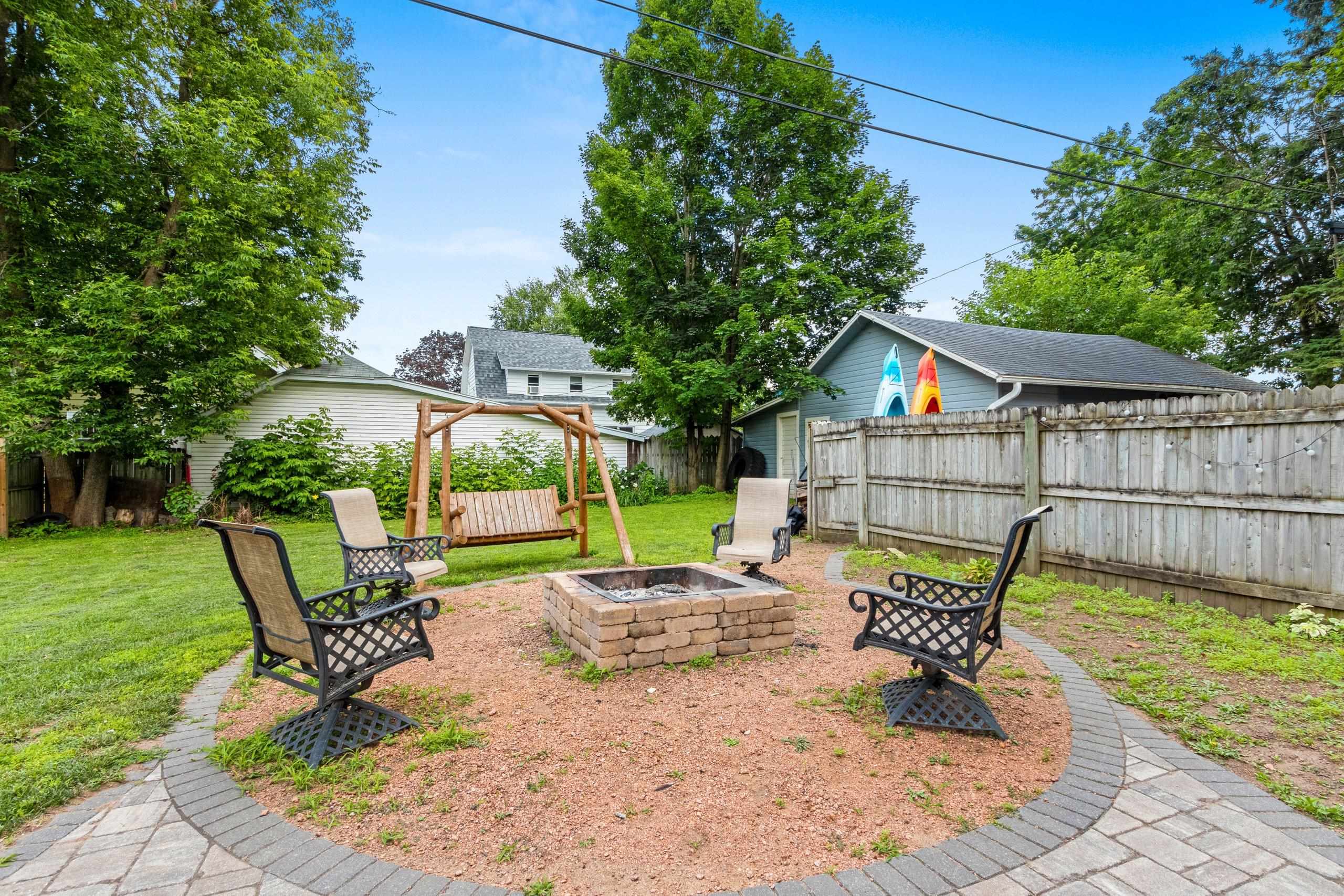 Shawano, Wisconsin 54166, United States, 6 Bedrooms Bedrooms, ,3 BathroomsBathrooms,Residential,Active,169515