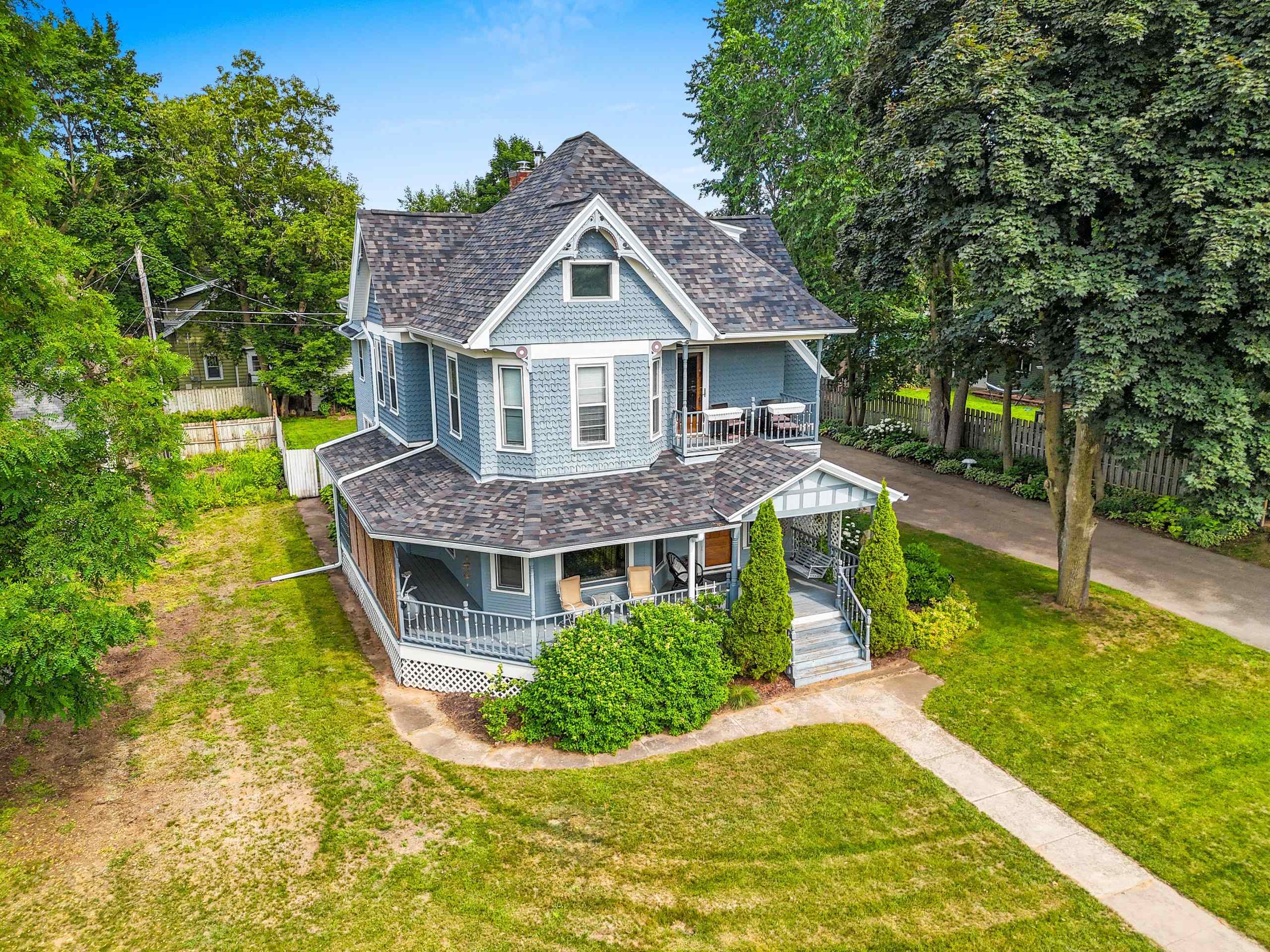 Shawano, Wisconsin 54166, United States, 6 Bedrooms Bedrooms, ,3 BathroomsBathrooms,Residential,Active,169515