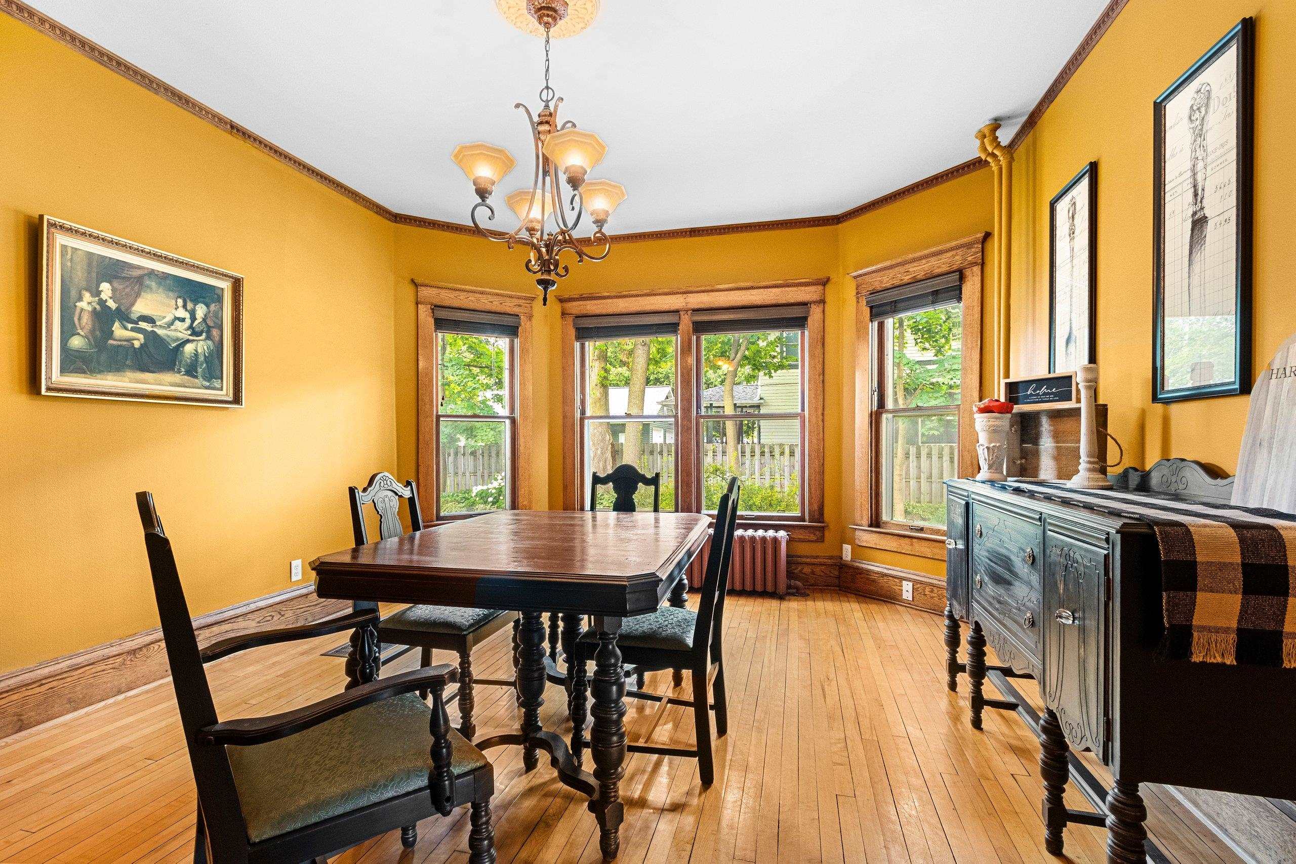 Shawano, Wisconsin 54166, United States, 6 Bedrooms Bedrooms, ,3 BathroomsBathrooms,Residential,Active,169515