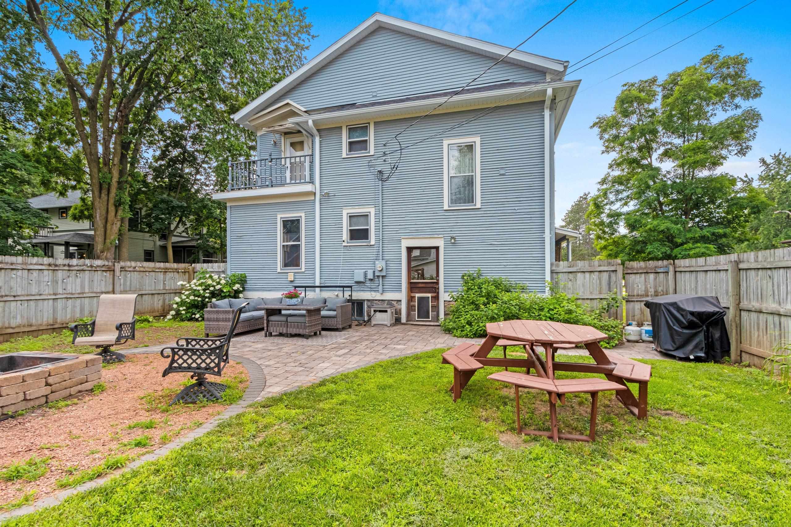 Shawano, Wisconsin 54166, United States, 6 Bedrooms Bedrooms, ,3 BathroomsBathrooms,Residential,Active,169515