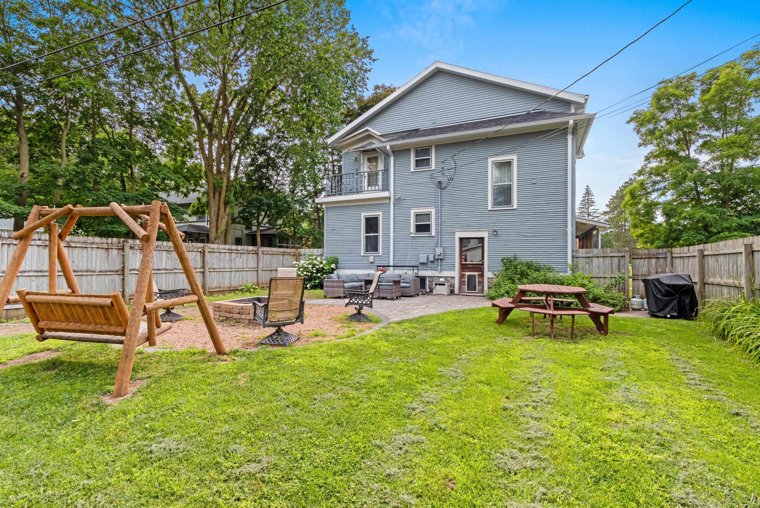 Shawano, Wisconsin 54166, United States, 6 Bedrooms Bedrooms, ,3 BathroomsBathrooms,Residential,Active,169515