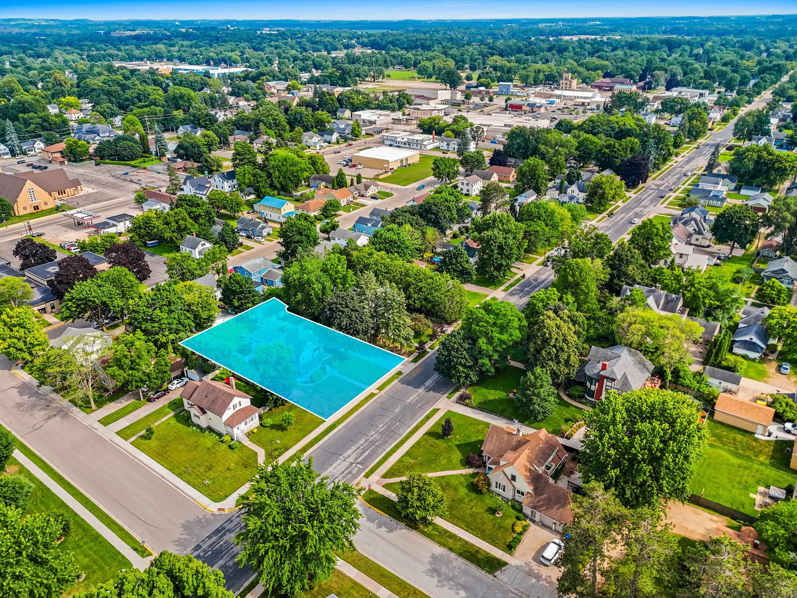 Shawano, Wisconsin 54166, United States, 6 Bedrooms Bedrooms, ,3 BathroomsBathrooms,Residential,Active,169515