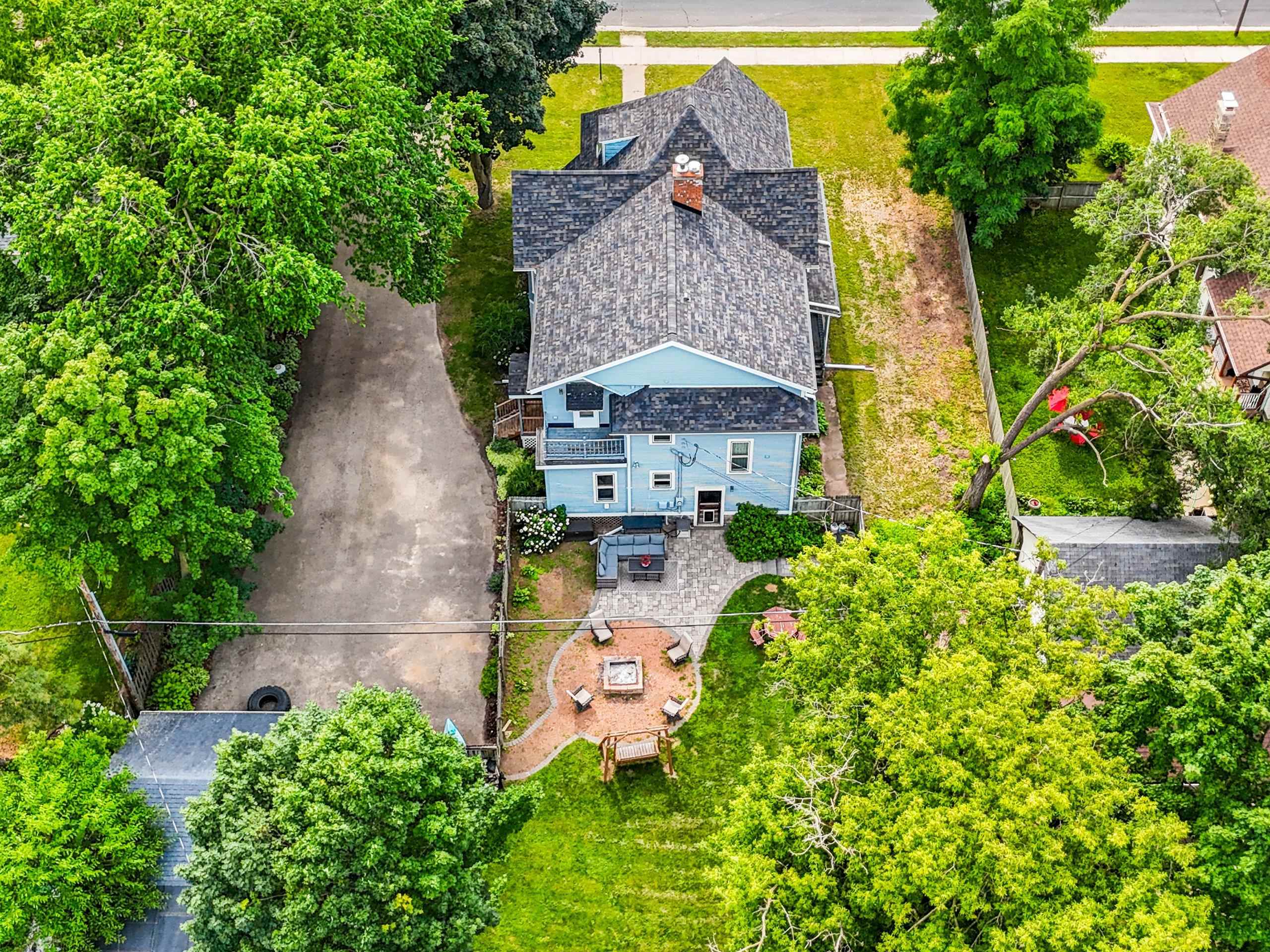 Shawano, Wisconsin 54166, United States, 6 Bedrooms Bedrooms, ,3 BathroomsBathrooms,Residential,Active,169515