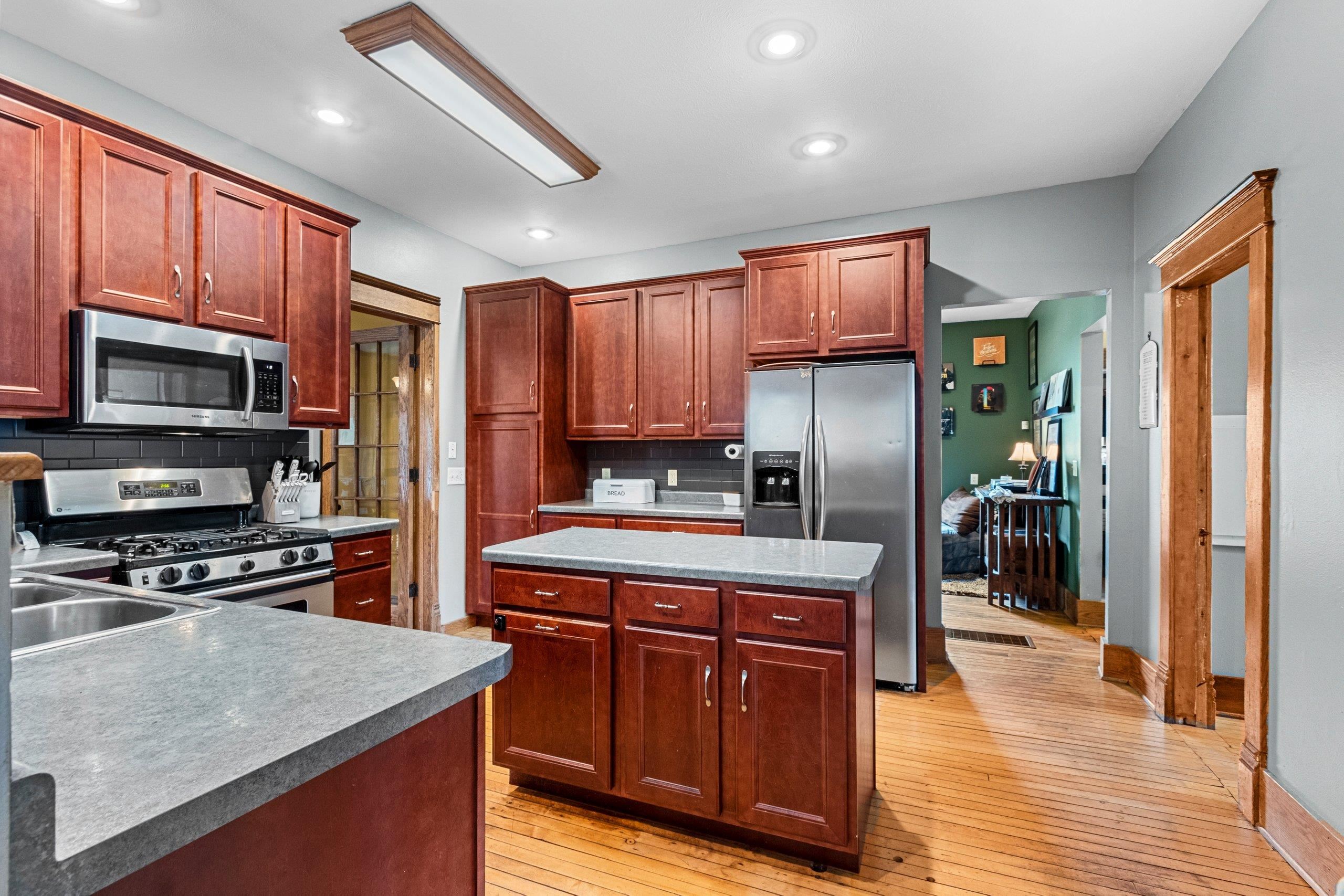 Shawano, Wisconsin 54166, United States, 6 Bedrooms Bedrooms, ,3 BathroomsBathrooms,Residential,Active,169515