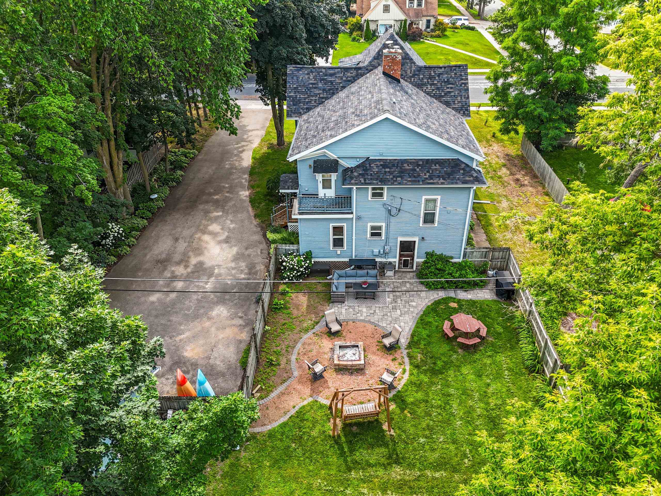 Shawano, Wisconsin 54166, United States, 6 Bedrooms Bedrooms, ,3 BathroomsBathrooms,Residential,Active,169515