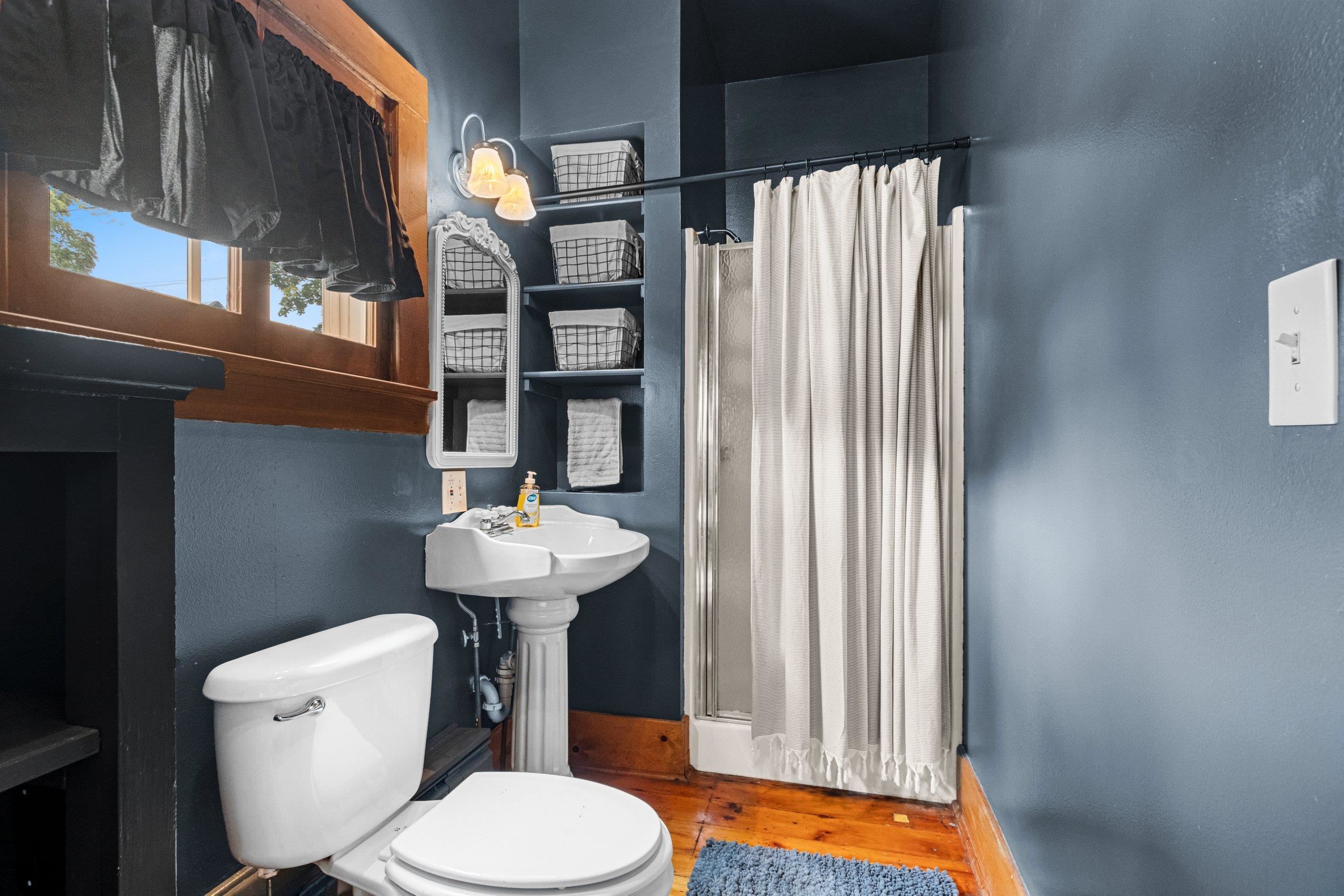 Shawano, Wisconsin 54166, United States, 6 Bedrooms Bedrooms, ,3 BathroomsBathrooms,Residential,Active,169515