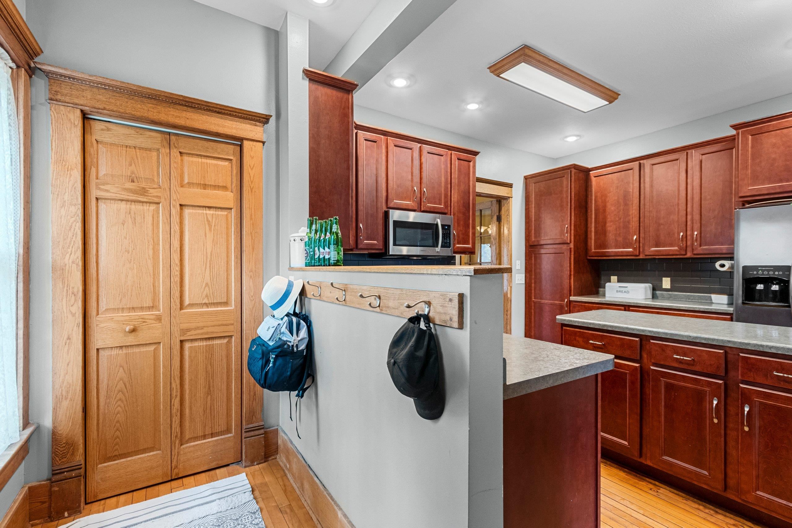 Shawano, Wisconsin 54166, United States, 6 Bedrooms Bedrooms, ,3 BathroomsBathrooms,Residential,Active,169515