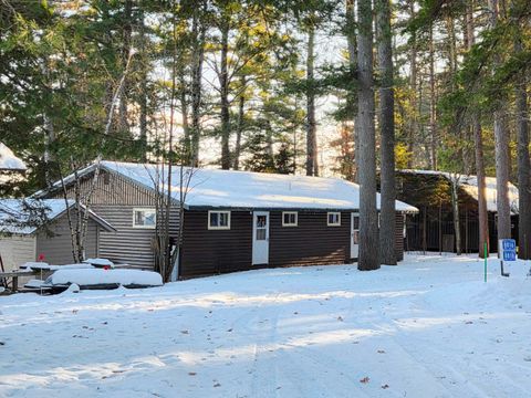 Photo of 8816 SUNRISE SHORES Circle, SAINT GERMAIN, WI 54558 (MLS # 50319594)
