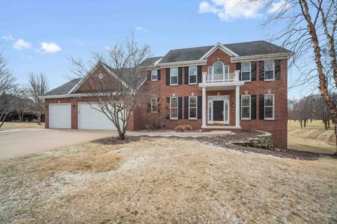 Photo of 24 WHISPERING SPRINGS Court, FOND DU LAC, WI 54937 (MLS # 50321484)