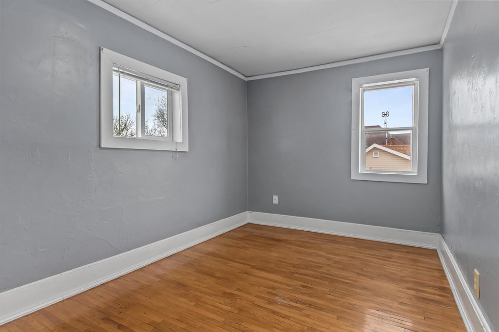 931 W FRANKLIN Street, APPLETON, WI Duplex Property Listing CENTURY