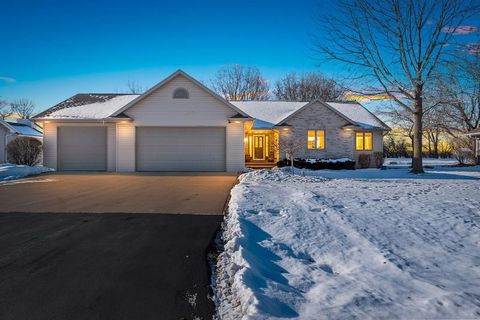 Photo of 1604 NELSON Court, NEENAH, WI 54956 (MLS # 50319526)